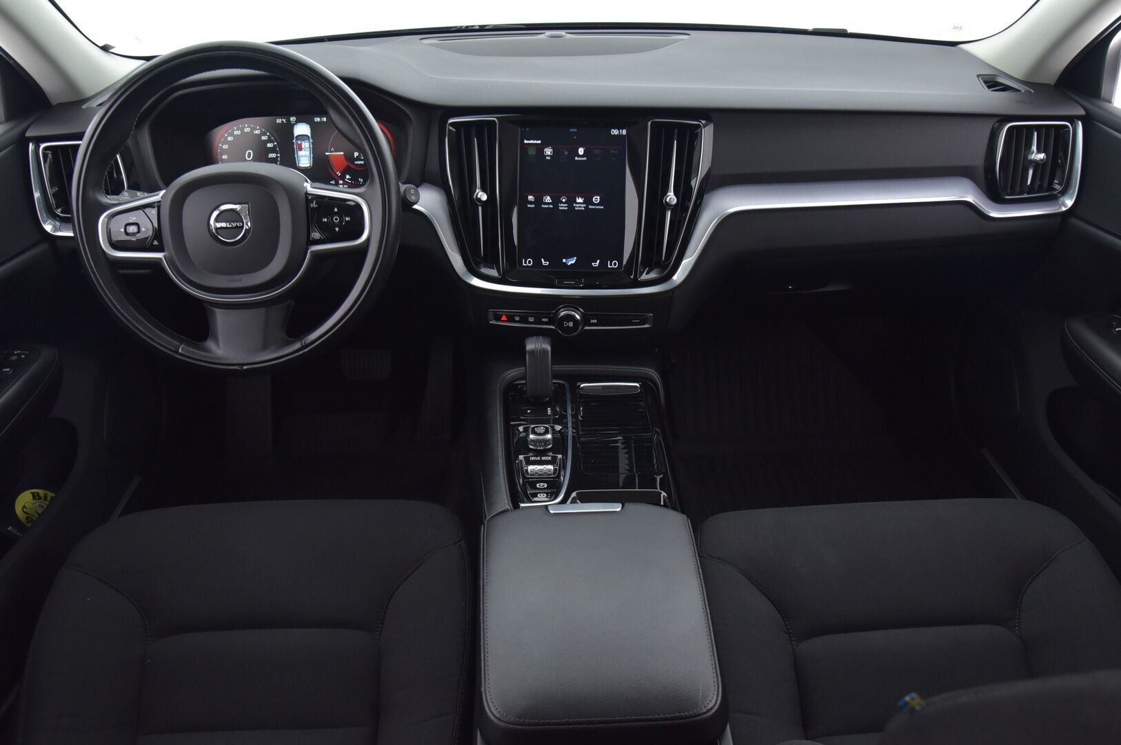 Volvo V60 2020 V60 T6 Twin Engine Farmari (AC) 5ov 1969cm3 A - AWD Momentum Advanced Edition aut | Adapt. vakkari | Webasto | VOC | AppleCarPlay | Kamera | Vetokoukku 