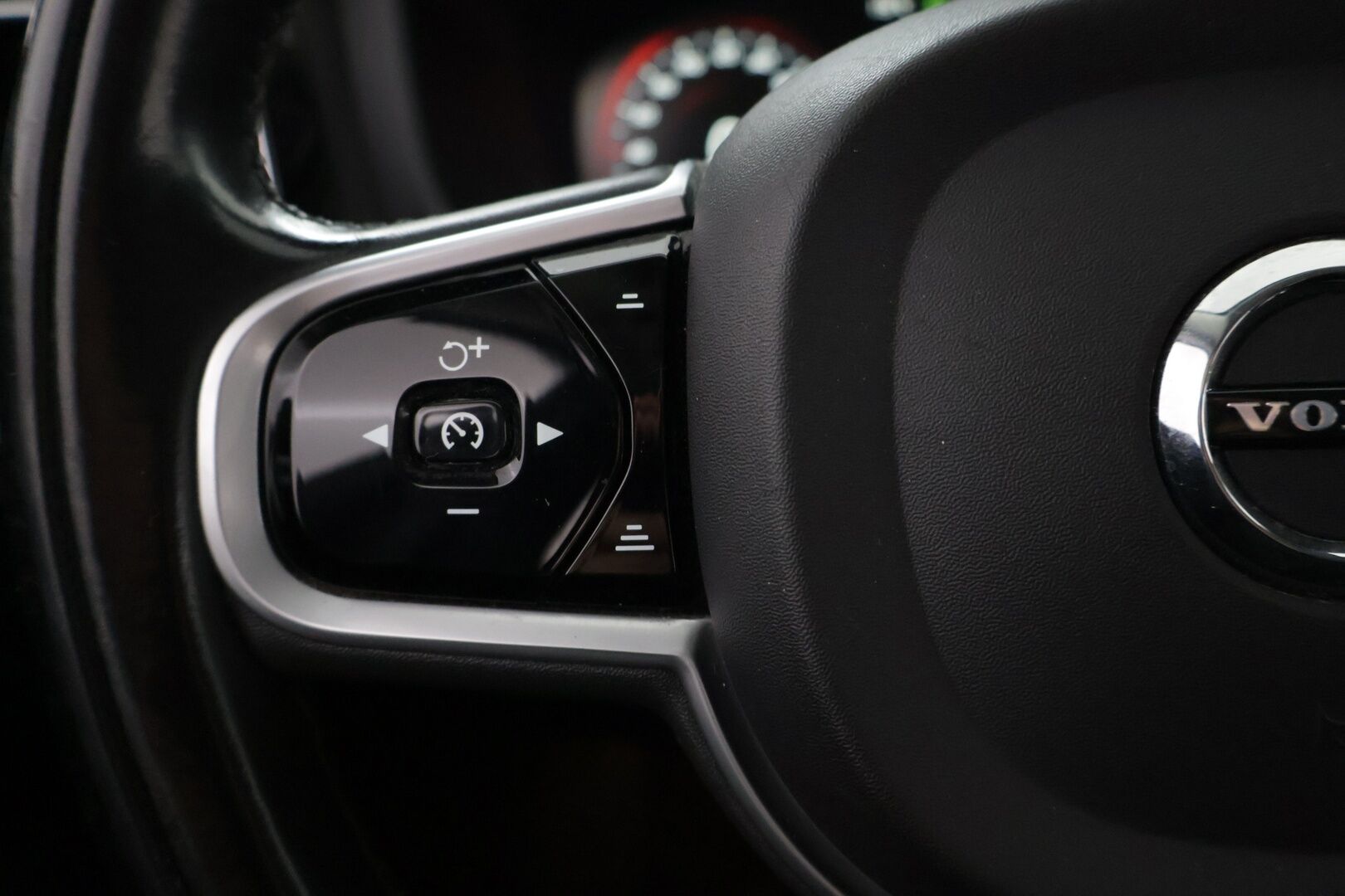 Volvo V60 2020 T6 Twin Engine AWD Momentum Advanced Edition aut -  | ACC | Webasto | VOC | AppleCarPlay | Kamera | Vetokoukku | Full-LED | Digimittaristo | Keyless |