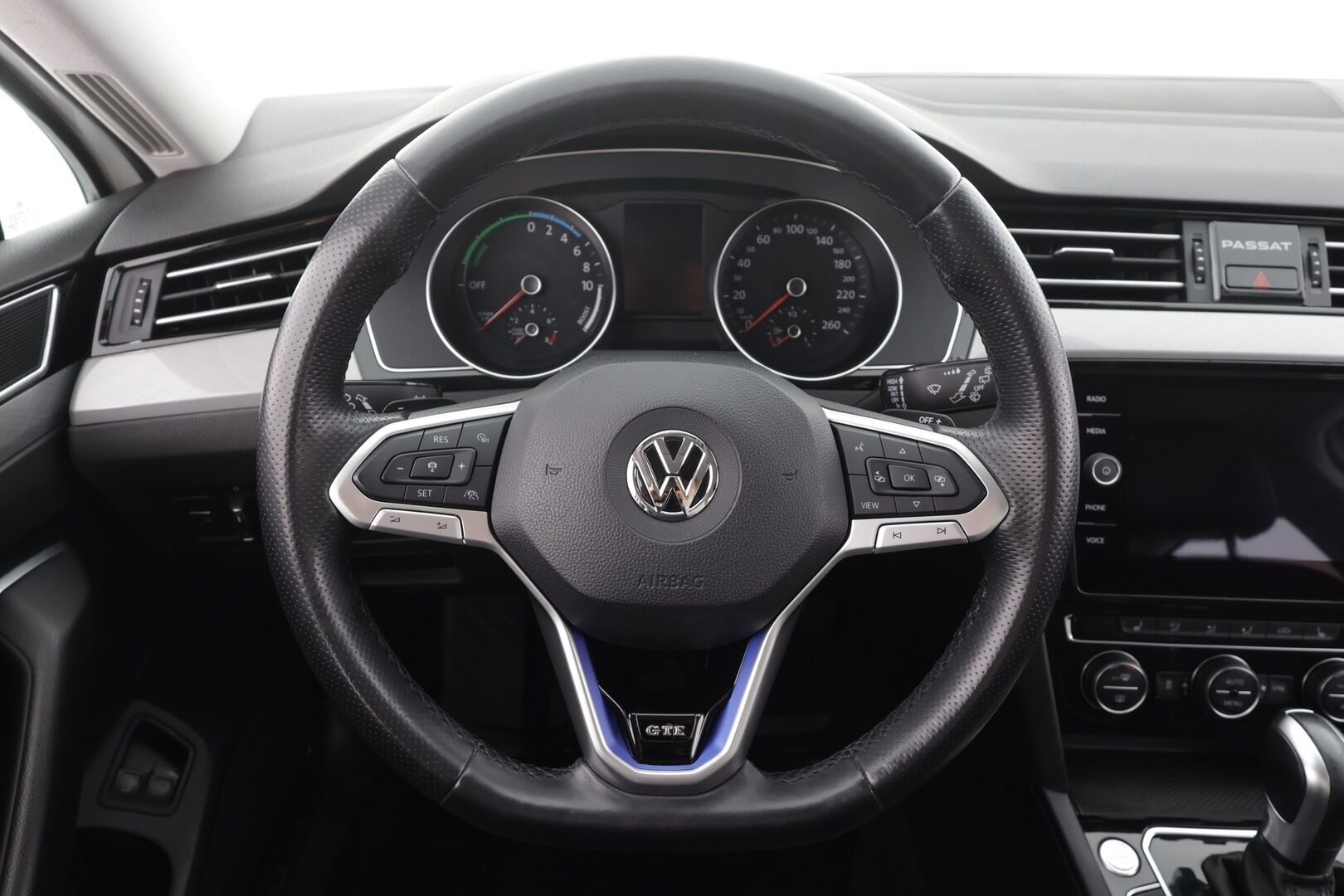 VOLKSWAGEN PASSAT 2020 Variant GTE Plug-In Hybrid 160 kW DSG * ACC / LED / P.tutkat / ErgoComfort Istuin / Apple&Android * - Kahdet Renkaat / Koti & Kauppalaturi