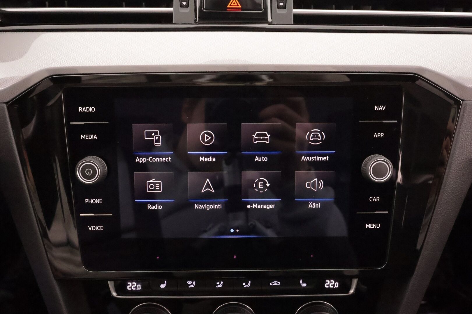 VOLKSWAGEN PASSAT 2020 Variant GTE Plug-In Hybrid 160 kW DSG * ACC / LED / P.tutkat / ErgoComfort Istuin / Apple&Android * - Kahdet Renkaat / Koti & Kauppalaturi