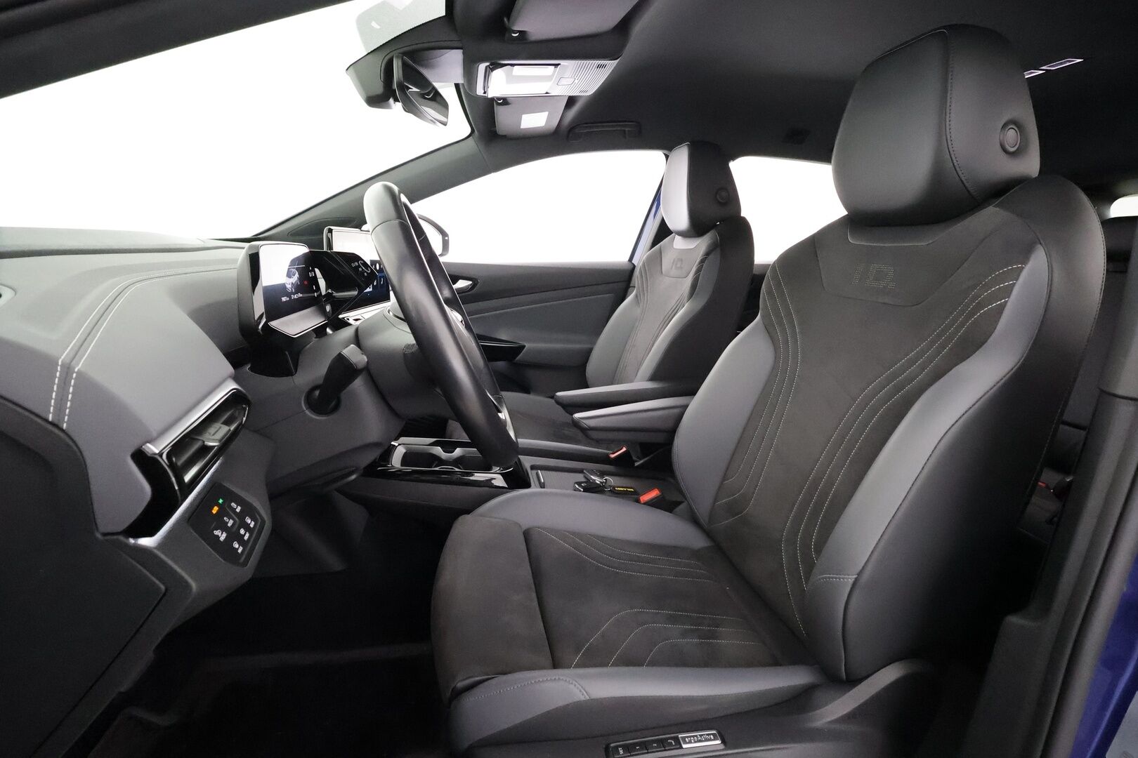 Volkswagen ID.4 2023 Pro 4MOTION Business 195 kW, akku 77 kWh - | ACC | ILP | Koukku | Muistipenkit hieronnalla | IQ.Light | Nahka-alcantara | P.kamera | Keyless | Lämm. ratti | 1-om suomiauto | 2x alut |