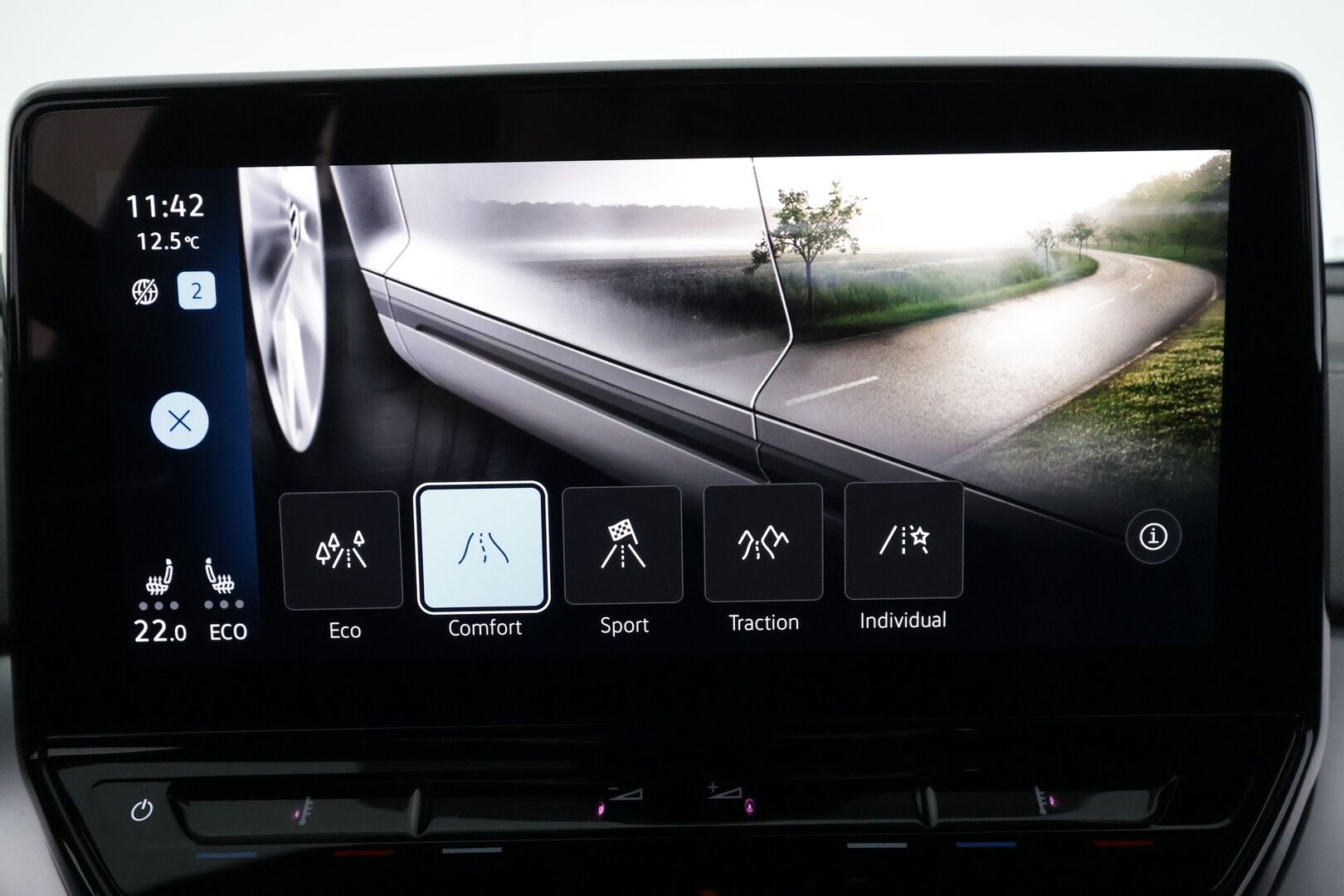 Volkswagen ID.4 2023 Pro 4MOTION Business 195 kW, akku 77 kWh - | ACC | ILP | Koukku | Muistipenkit hieronnalla | IQ.Light | Nahka-alcantara | P.kamera | Keyless | Lämm. ratti | 1-om suomiauto | 2x alut |