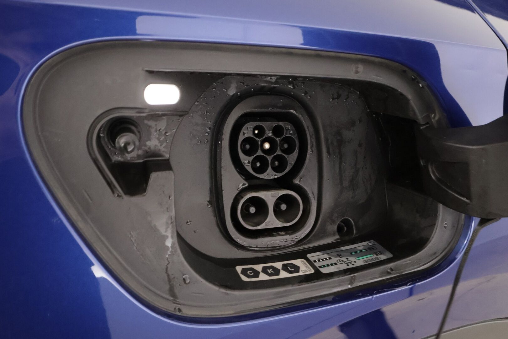 Volkswagen ID.4 2023 Pro 4MOTION Business 195 kW, akku 77 kWh - | ACC | ILP | Koukku | Muistipenkit hieronnalla | IQ.Light | Nahka-alcantara | P.kamera | Keyless | Lämm. ratti | 1-om suomiauto | 2x alut |