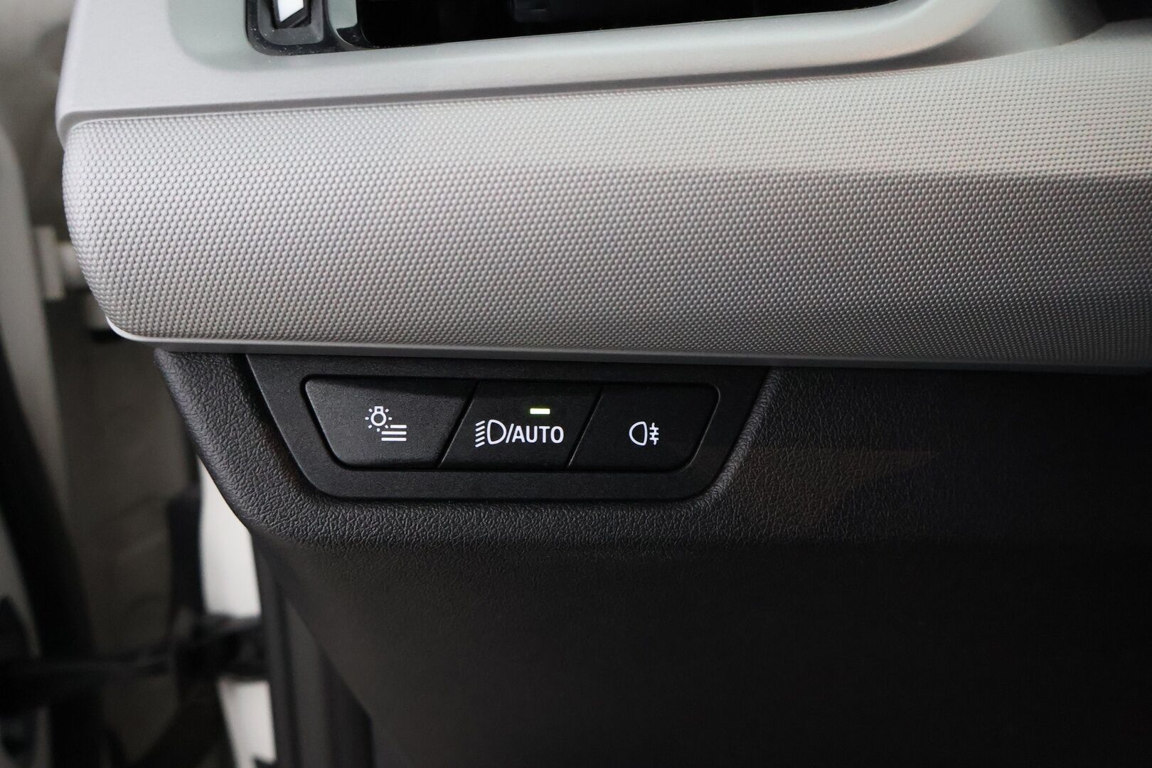BMW iX1 2023 xDrive30 - 3,99 % KORKOTARJOUS TÄHÄN AUTOON - Adapt.vakkari / Harman&Kardon / HUD / Vetokoukku / 360° kamera / Muistipenkki / Adapt.LED / Juuri saapunut!