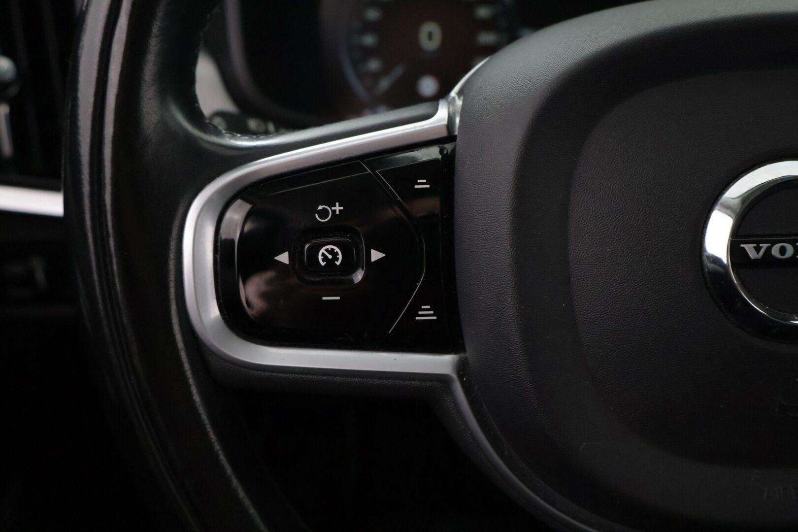 Volvo V90 2020 T8 TwE AWD Momentum aut - | Juuri katsastettu | Akku kuntotarkastettu | ACC | Pilot Assist | Panorama | Carplay | Koukku | 2x renkaat | - KORKO VAIN 3,99 %