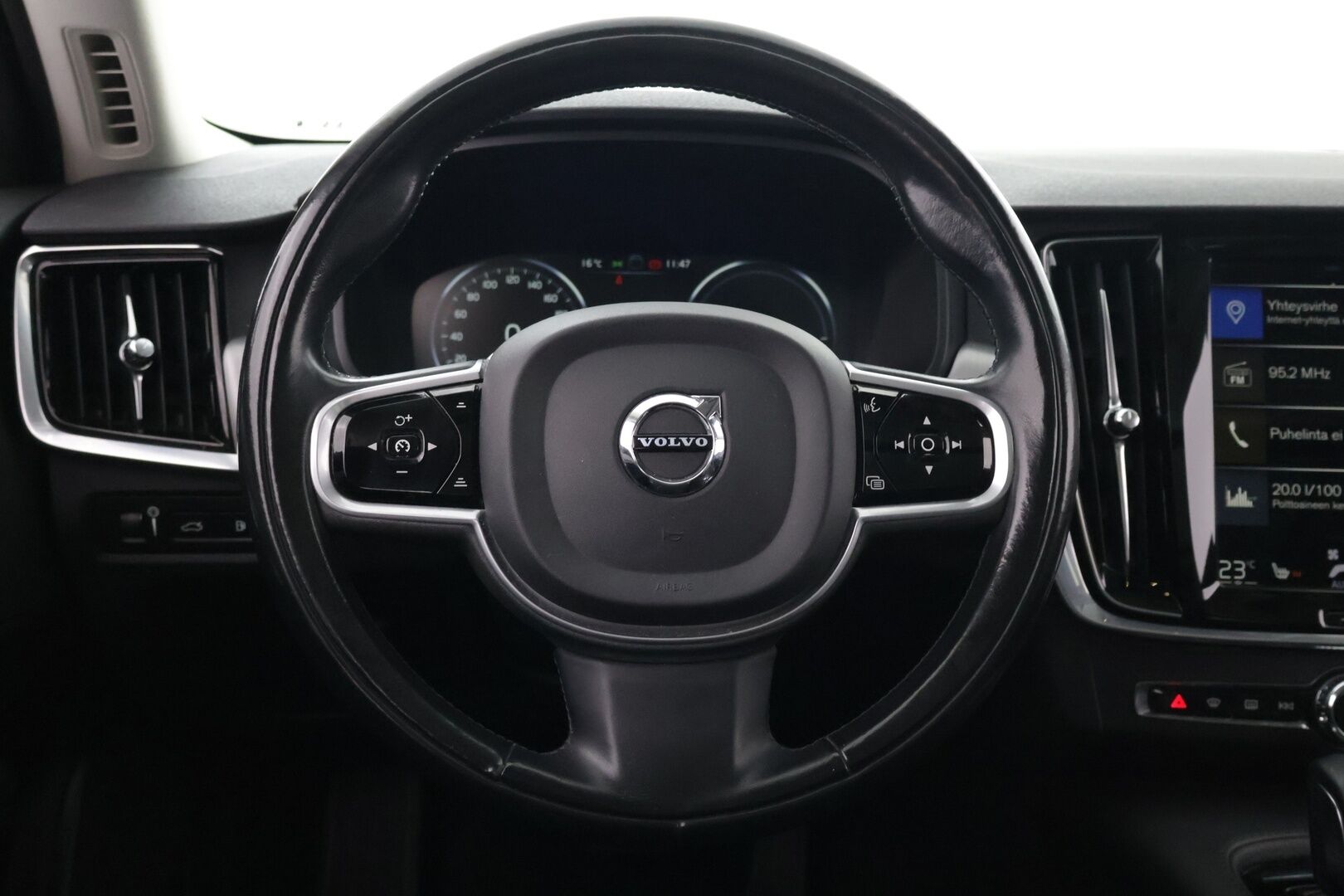 Volvo V90 2020 T8 TwE AWD Momentum aut - | Juuri katsastettu | Akku kuntotarkastettu | ACC | Pilot Assist | Panorama | Carplay | Koukku | 2x renkaat | - KORKO VAIN 3,99 %