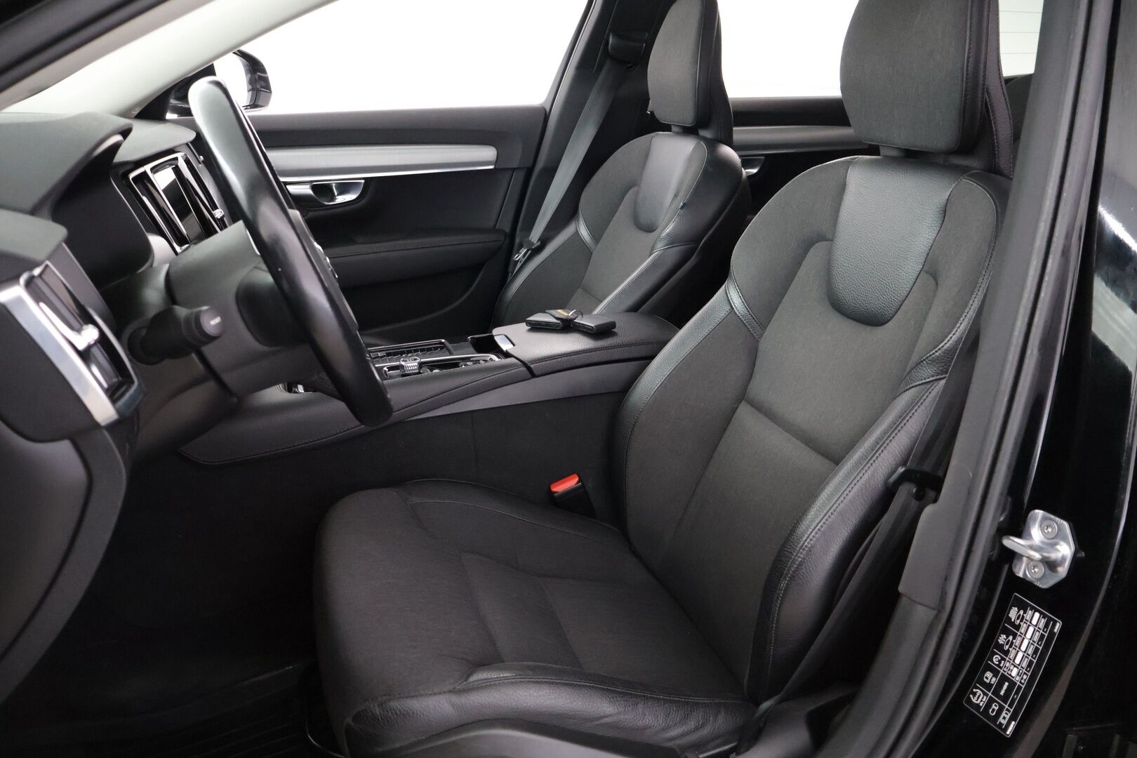 Volvo V90 2020 T8 TwE AWD Momentum aut - | Juuri katsastettu | Akku kuntotarkastettu | ACC | Pilot Assist | Panorama | Carplay | Koukku | 2x renkaat | - KORKO VAIN 3,99 %