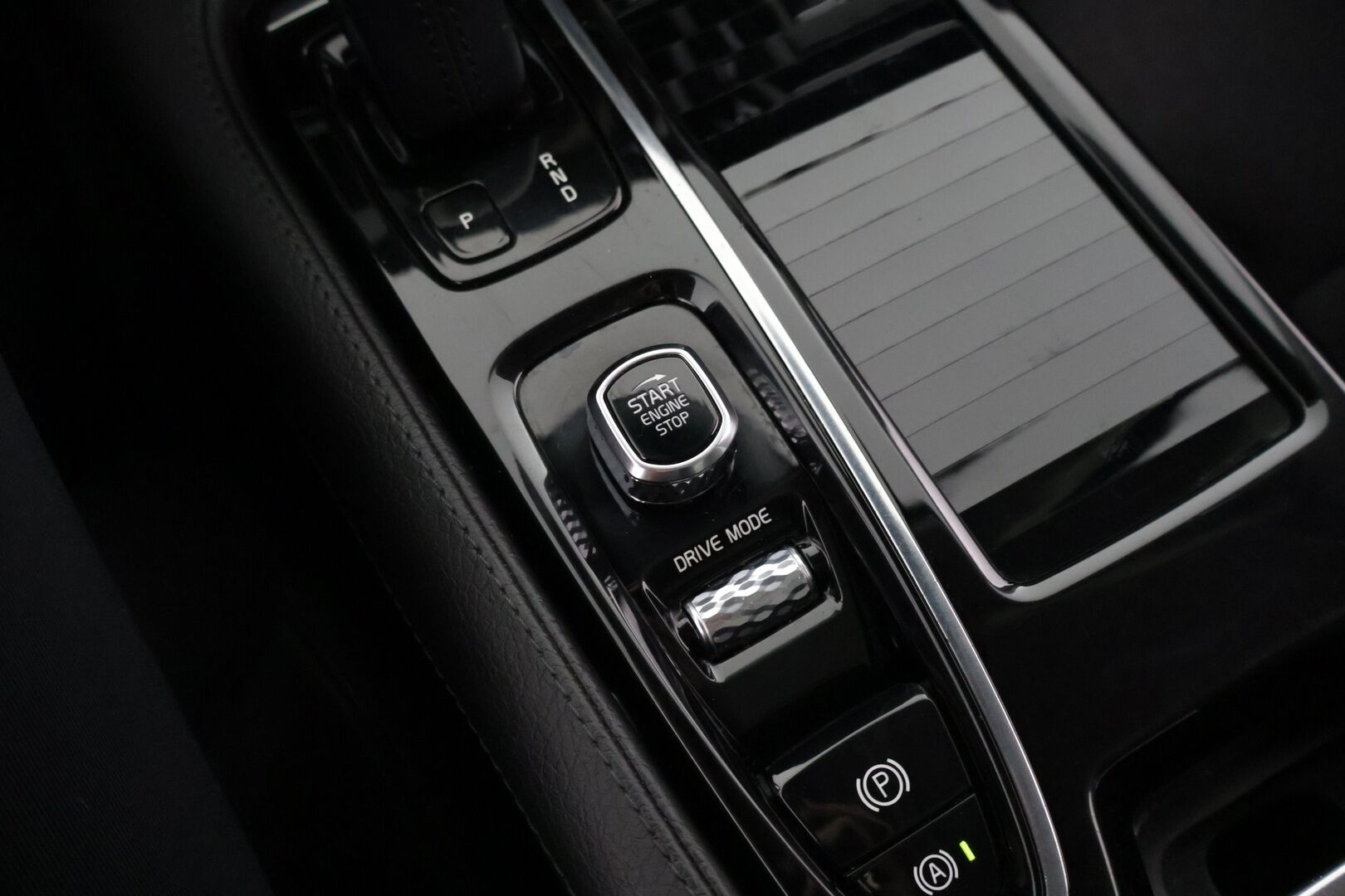 Volvo V90 2020 T8 TwE AWD Momentum aut - | Juuri katsastettu | Akku kuntotarkastettu | ACC | Pilot Assist | Panorama | Carplay | Koukku | 2x renkaat | - KORKO VAIN 3,99 %