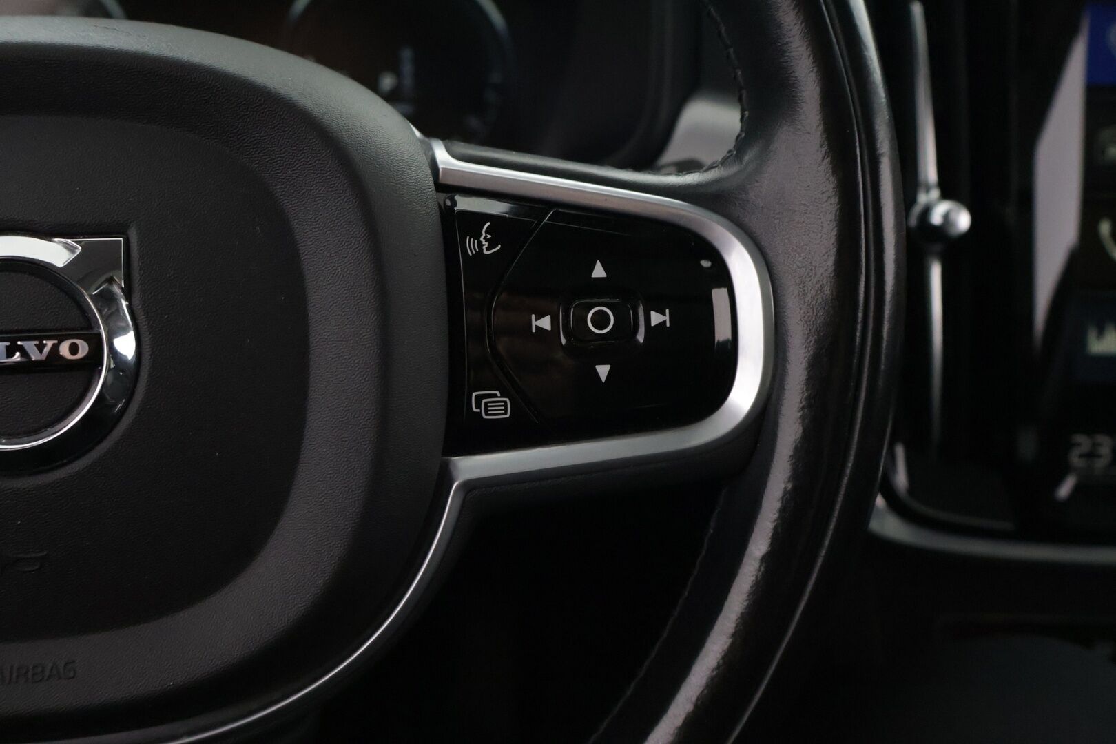 Volvo V90 2020 T8 TwE AWD Momentum aut - | Juuri katsastettu | Akku kuntotarkastettu | ACC | Pilot Assist | Panorama | Carplay | Koukku | 2x renkaat | - KORKO VAIN 3,99 %