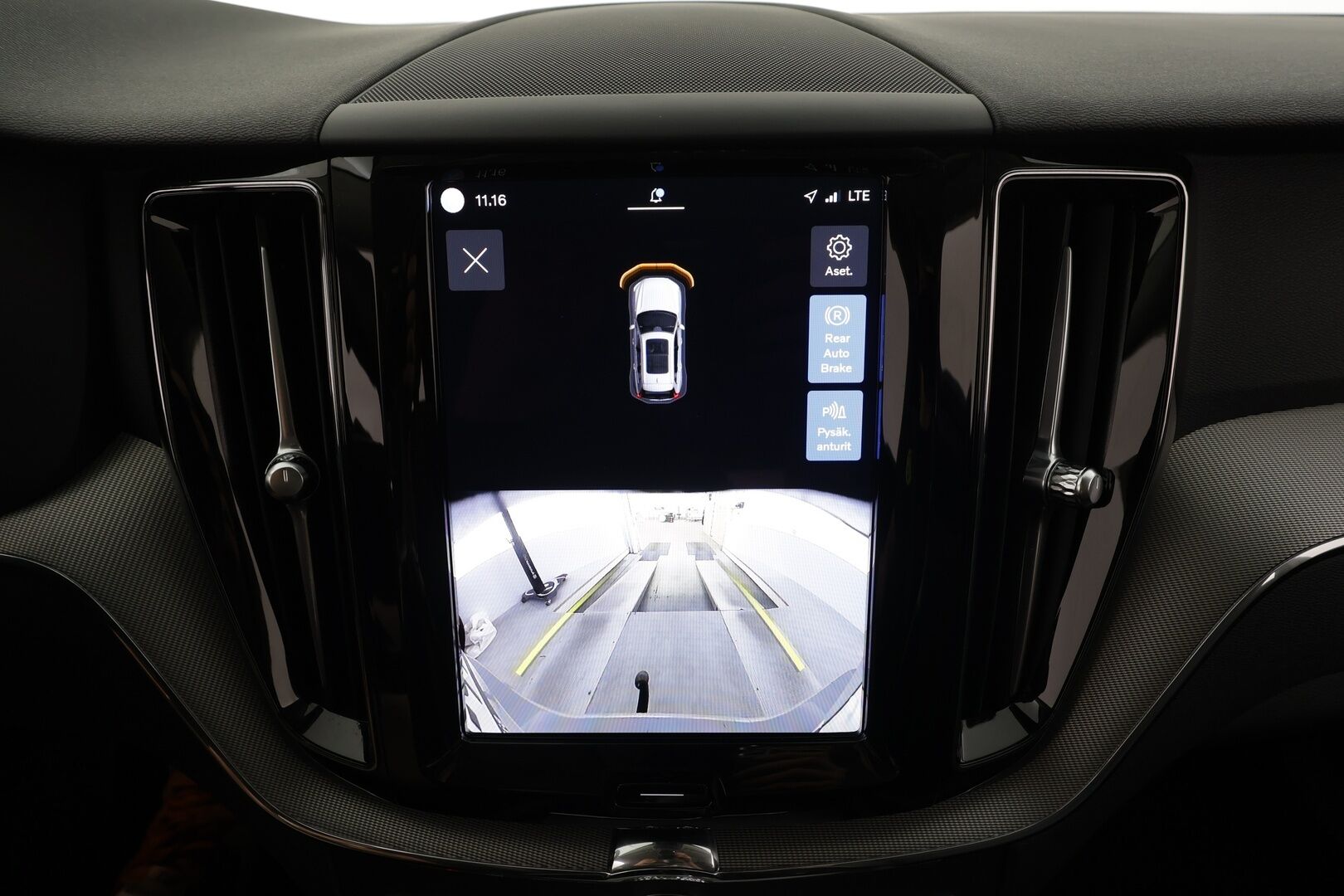 Volvo XC60 2024 T6 AWD Long Range Plus Dark aut - | Pilot assist | Koukku | Webasto | Muistipenkit | Panorama | Sporttinahat | P.Kamera | High Performance audio | Keyless | 1.Om Suomi-auto | Kahdet renkaat | Merkkihuollettu |