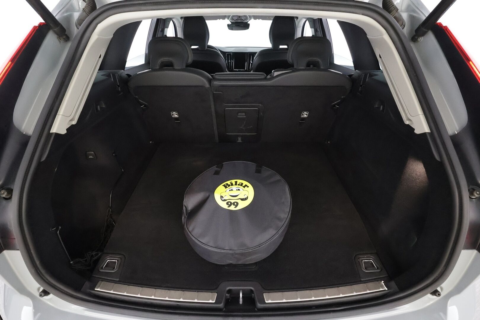 Volvo XC60 2024 T6 AWD Long Range Plus Dark aut - | Pilot assist | Koukku | Webasto | Muistipenkit | Panorama | Sporttinahat | P.Kamera | High Performance audio | Keyless | 1.Om Suomi-auto | Kahdet renkaat | Merkkihuollettu |