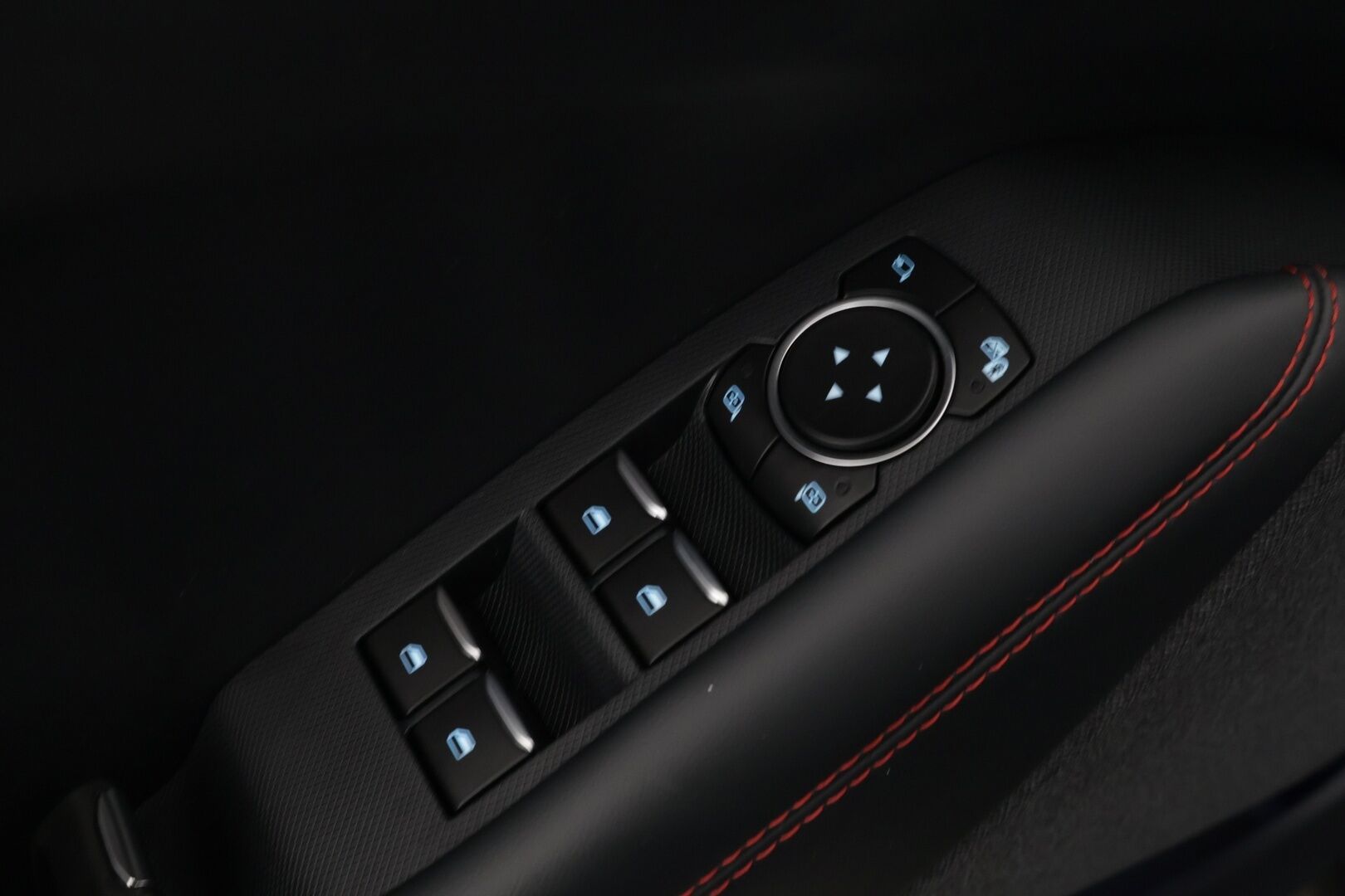 Ford Mustang 2022 75kWh 269hv AWD 5-ovinen / Tech Pack / Acc / Nahkasisusta / B&O / Merkkihuollettu / - *Tästä Komea perheauto hyvillä varusteilla ja pienillä kilsoilla!*