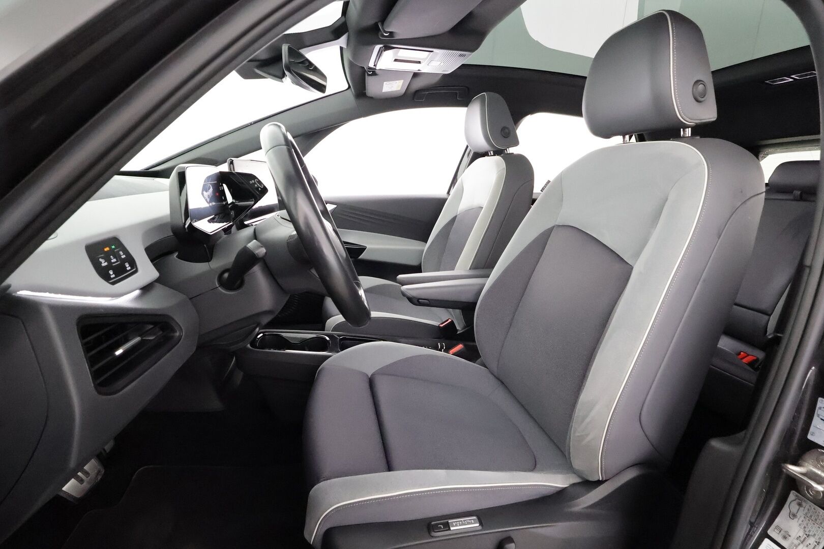Volkswagen ID.3 2021 1ST Max 150 kW, akku 58 kWh - | ILP | Koukku | Lasikatto | ACC | Matrix-LED | P.Kamera | Hierovat Sporttipenkit | HUD | Kaistavahti | Navi | Keyless | Kahdet renkaat | 