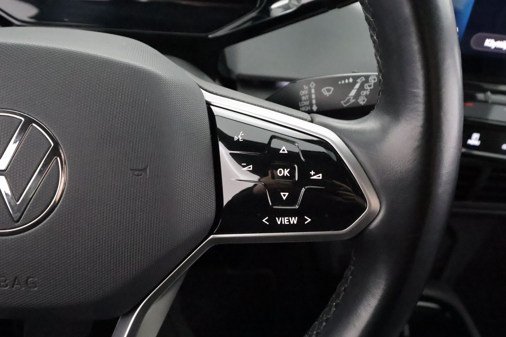 Volkswagen ID.3 2021 1ST Max 150 kW, akku 58 kWh - | ILP | Koukku | Lasikatto | ACC | Matrix-LED | P.Kamera | Hierovat Sporttipenkit | HUD | Kaistavahti | Navi | Keyless | Kahdet renkaat | 