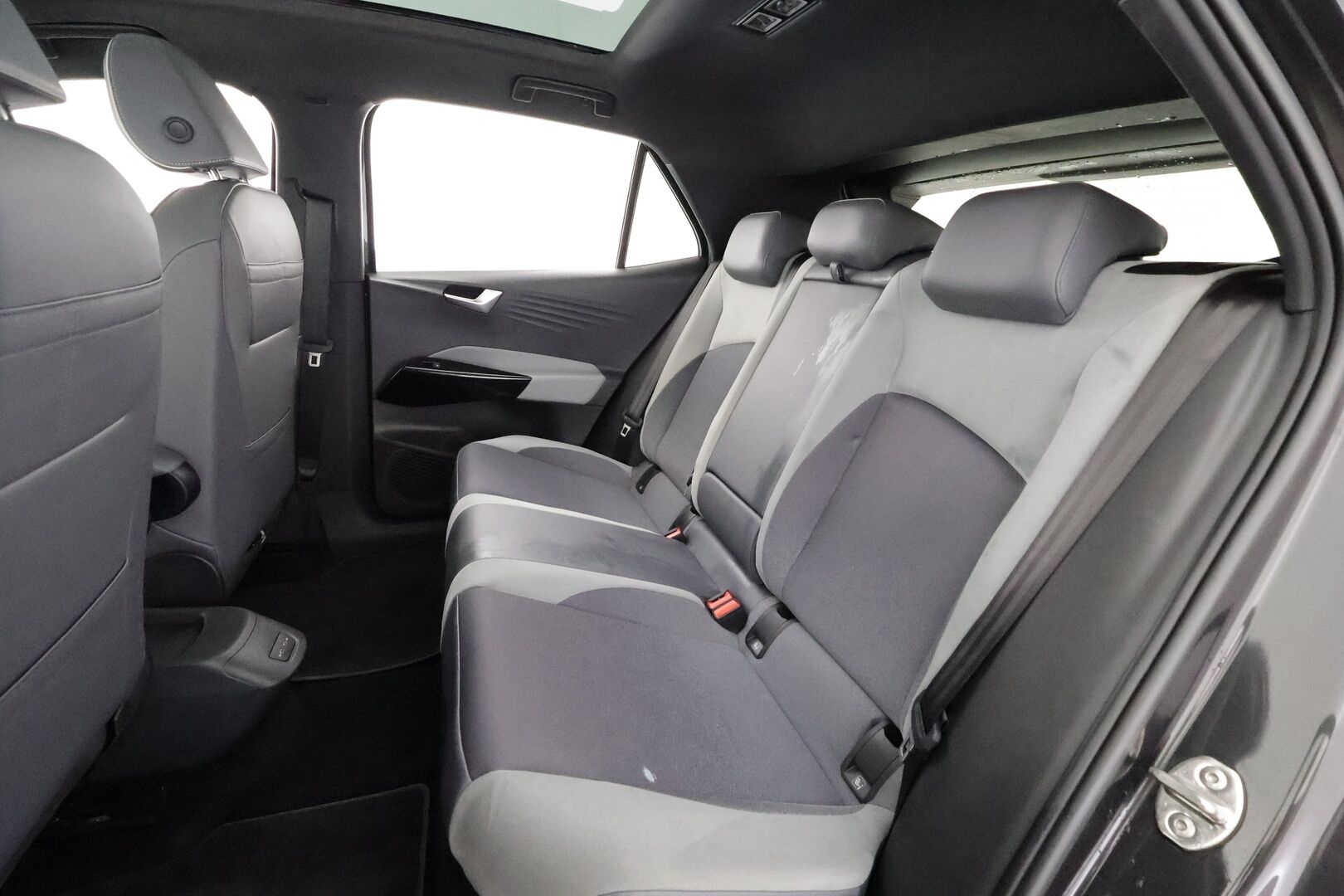 Volkswagen ID.3 2021 1ST Max 150 kW, akku 58 kWh - | ILP | Koukku | Lasikatto | ACC | Matrix-LED | P.Kamera | Hierovat Sporttipenkit | HUD | Kaistavahti | Navi | Keyless | Kahdet renkaat | 