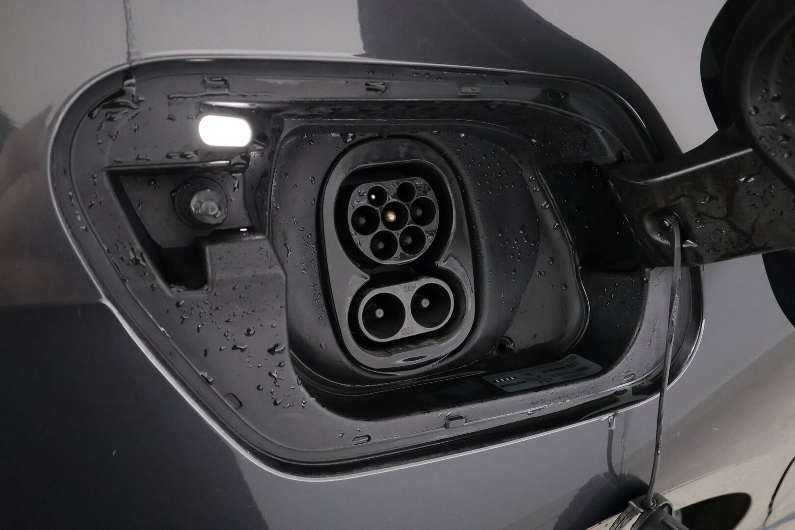 Volkswagen ID.3 2021 1ST Max 150 kW, akku 58 kWh - | ILP | Koukku | Lasikatto | ACC | Matrix-LED | P.Kamera | Hierovat Sporttipenkit | HUD | Kaistavahti | Navi | Keyless | Kahdet renkaat | 