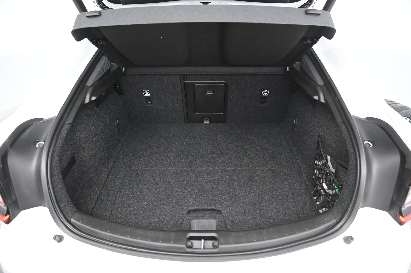 Polestar 2 2021 Performance Long Range Dual Motor 350kW, 78kWh *Pilot assist / H&K / ACC / 360 Kamera / Lasikatto / 2x Vanteet/ Koukku* - *Akkukuntotarkastettu / Kahdet renkaat vantein*