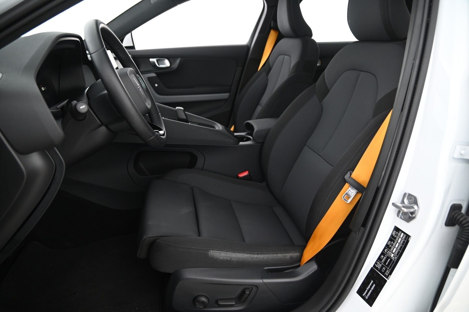 Polestar 2 2021 Performance Long Range Dual Motor 350kW, 78kWh *Pilot assist / H&K / ACC / 360 Kamera / Lasikatto / 2x Vanteet/ Koukku* - *Vetokoukku / Akku kuntotarkastettu / Kahdet renkaat vantein*