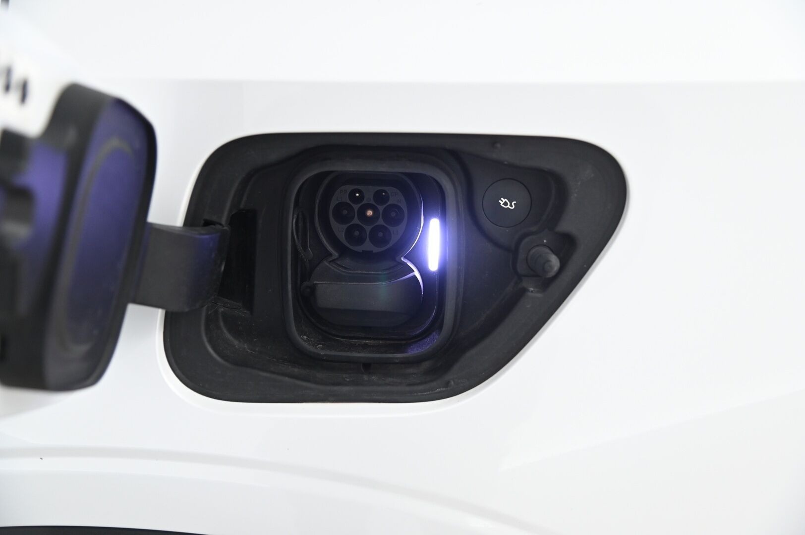 Polestar 2 2021 Performance Long Range Dual Motor 350kW, 78kWh *Pilot assist / H&K / ACC / 360 Kamera / Lasikatto / 2x Vanteet/ Koukku* - *Vetokoukku / Akku kuntotarkastettu / Kahdet renkaat vantein*