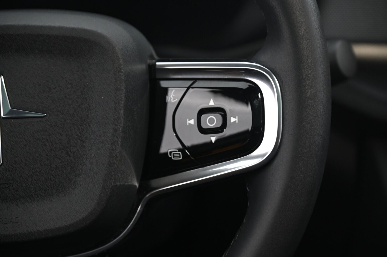 Polestar 2 2021 Performance Long Range Dual Motor 350kW, 78kWh *Pilot assist / H&K / ACC / 360 Kamera / Lasikatto / 2x Vanteet/ Koukku* - *Vetokoukku / Akku kuntotarkastettu / Kahdet renkaat vantein*