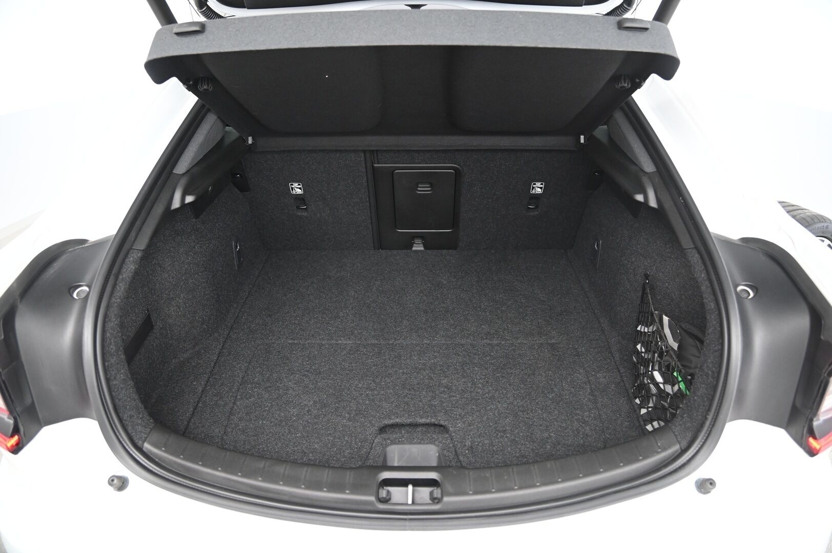 Polestar 2 2021 Performance Long Range Dual Motor 350kW, 78kWh *Pilot assist / H&K / ACC / 360 Kamera / Lasikatto / 2x Vanteet/ Koukku* - *Vetokoukku / Akku kuntotarkastettu / Kahdet renkaat vantein*