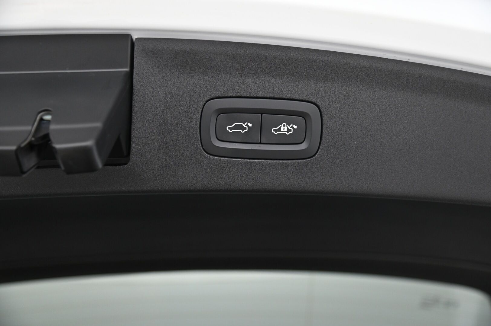 Polestar 2 2021 Performance Long Range Dual Motor 350kW, 78kWh *Pilot assist / H&K / ACC / 360 Kamera / Lasikatto / 2x Vanteet/ Koukku* - *Vetokoukku / Akku kuntotarkastettu / Kahdet renkaat vantein*