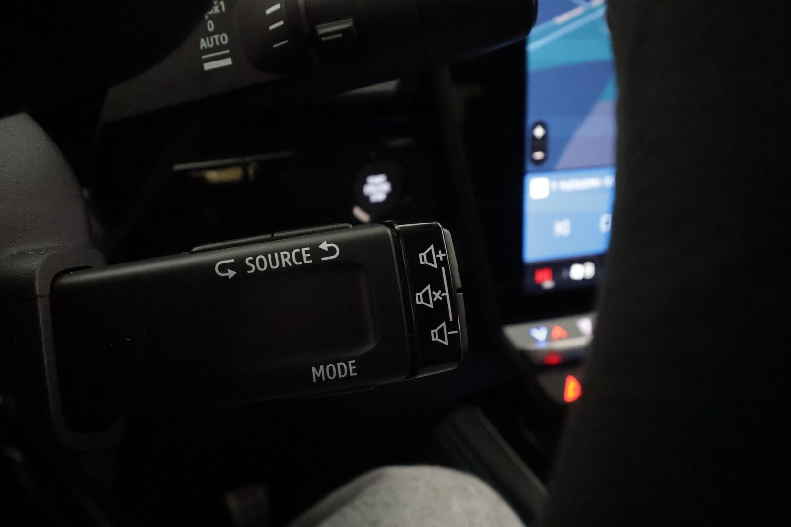 Renault Austral 2024 E-Tech full hybrid 200 techno esprit Alpine * ACC / LED / Sisätilanlämmitin / P.Kamera / Sähköpenkit / Navi * - Suomi-auto / Kahdet renkaat aluvanteilla / Merkkihuollot