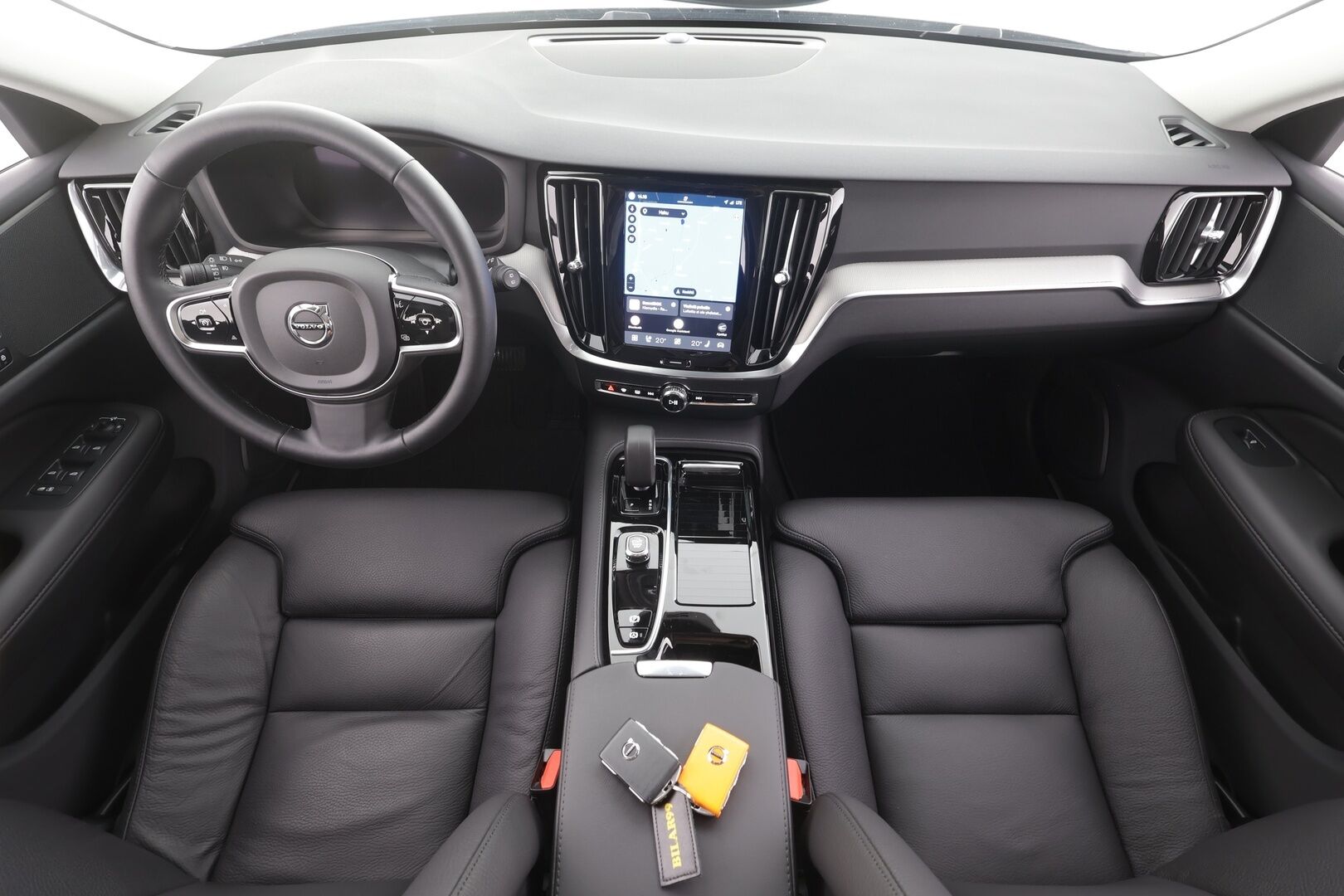 Volvo V60 2024 T8 AWD Long Range High Performance Plus Dark aut - | Pilot assist | Koukku | Full LED | P.Kamera | Muistipenkit | High Performance audio | Keyless | Sporttinahat | Apple&Android | 1.Om Suomi-auto | Kahdet Renkaat | Merkkihuollettu |