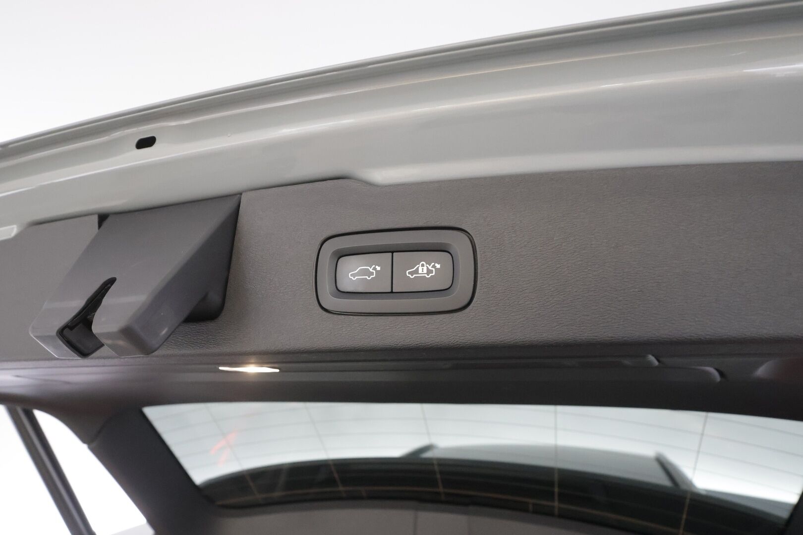 Volvo V60 2024 T8 AWD Long Range High Performance Plus Dark aut - | Pilot assist | Koukku | Full LED | P.Kamera | Muistipenkit | High Performance audio | Keyless | Sporttinahat | Apple&Android | 1.Om Suomi-auto | Kahdet Renkaat | Merkkihuollettu |