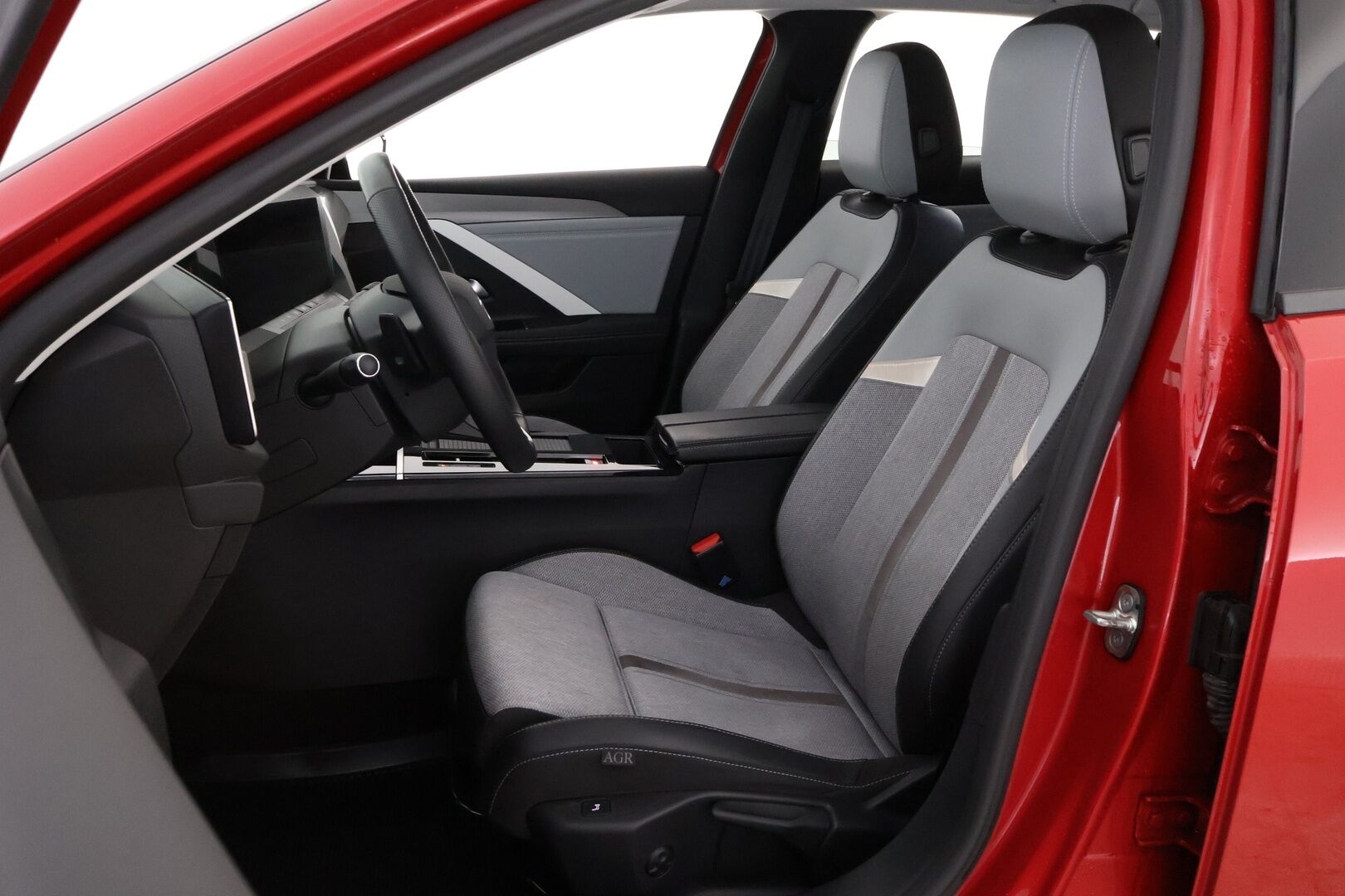 Opel Astra 2023 Executive Plug-in Hybrid 180 Sports Tourer Automaatti * Adapt.Vakkari / 360-Kamera / Vetokoukku / Matrix LED / Puolinahkasisusta - Suomiauto / Merkkihuollot / Juuri tullut Tampereelle!