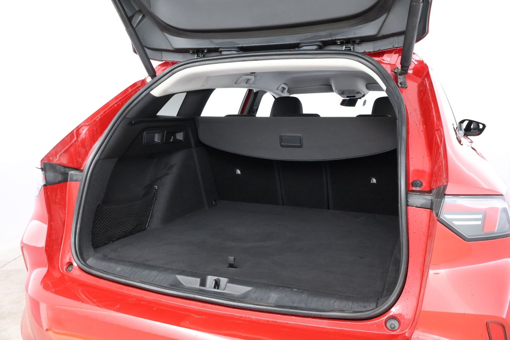 Opel Astra 2023 Executive Plug-in Hybrid 180 Sports Tourer Automaatti * Adapt.Vakkari / 360-Kamera / Vetokoukku / Matrix LED / Puolinahkasisusta - Suomiauto / Merkkihuollot / Juuri tullut Tampereelle! - HULLU BLACKWEEK KORKOTARJOUS 2,49%