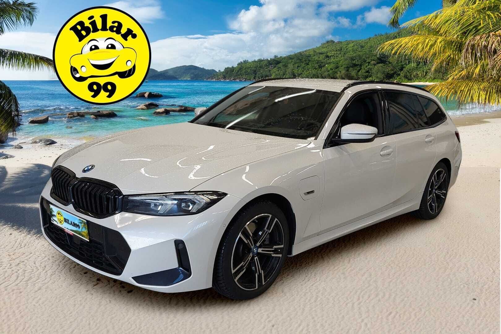 BMW 330 2023 G21 Touring 330e xDrive A Charged Edition M Sport *ACC / Sporttipenkit / Nahkasisusta / LED-ajovalot / Hifit / Widescreen* - 3,99 % KORKOTARJOUS TÄHÄN AUTOON 21.9. ASTI! - *Merkkihuollettu / 2x renkaat & vanteet / Koukku / Prof. Navi / 2x latauskaapelit*