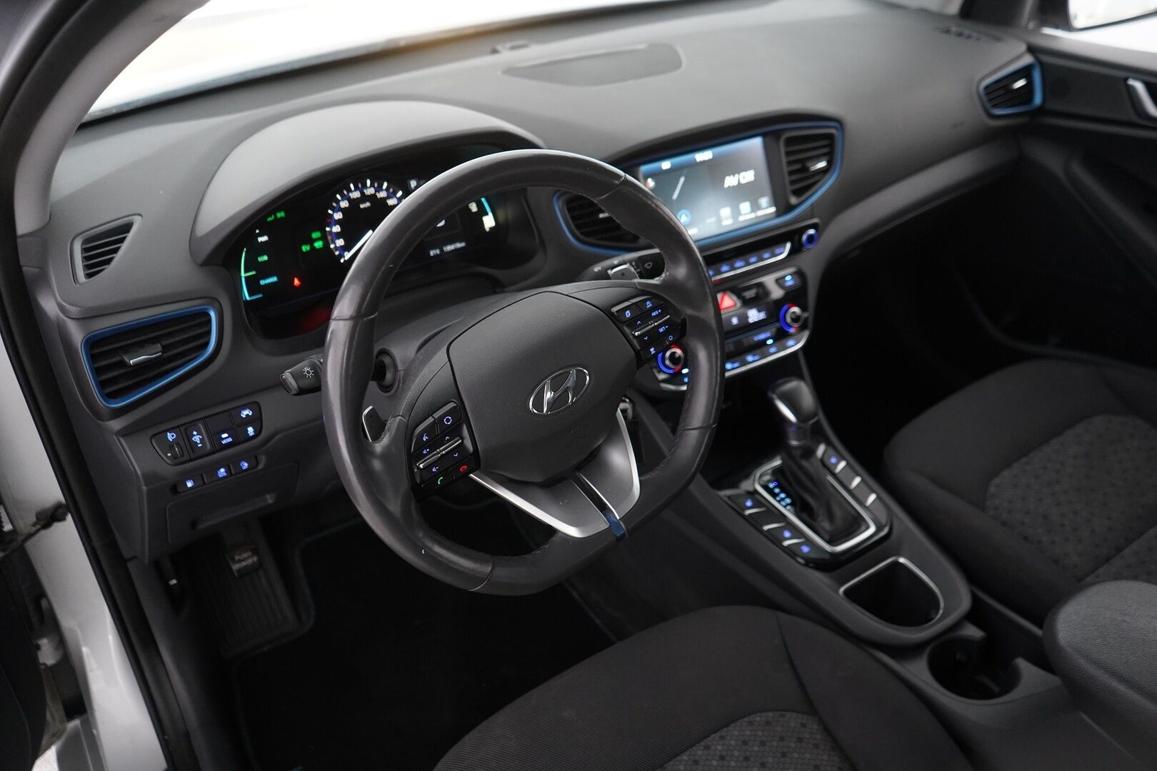 HYUNDAI IONIQ PLUG-IN 2018 DCT Comfort - Adapt.Vakkari / Navigointijärjestelmä / Infinity / P-kamera