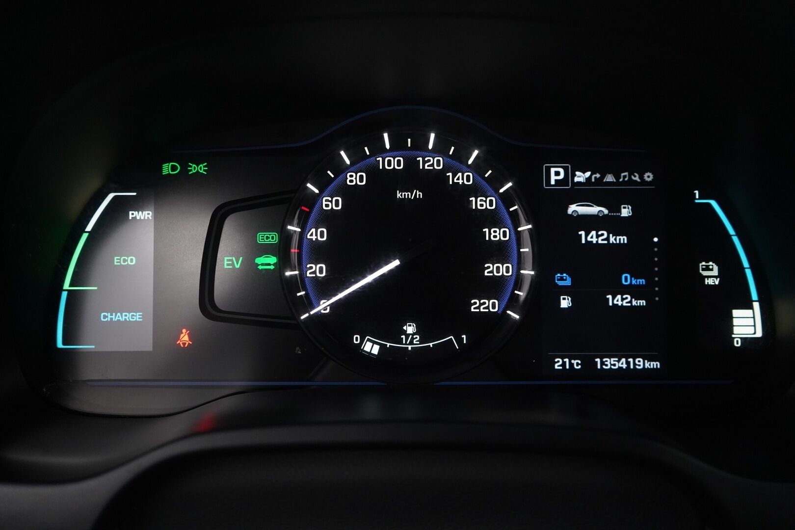 HYUNDAI IONIQ PLUG-IN 2018 DCT Comfort - Adapt.Vakkari / Navigointijärjestelmä / Infinity / P-kamera