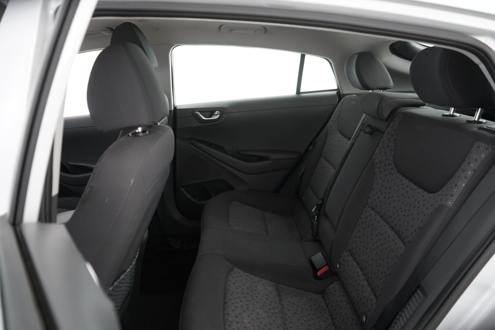HYUNDAI IONIQ PLUG-IN 2018 DCT Comfort - Adapt.Vakkari / Navigointijärjestelmä / Infinity / P-kamera