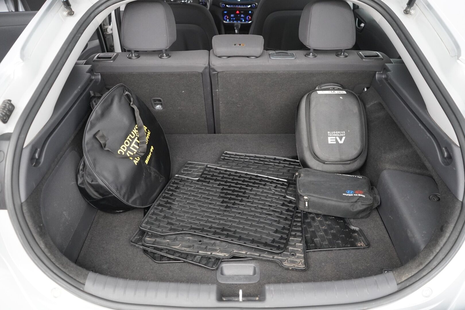HYUNDAI IONIQ PLUG-IN 2018 DCT Comfort - Adapt.Vakkari / Navigointijärjestelmä / Infinity / P-kamera