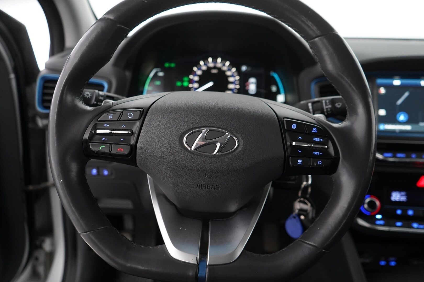 HYUNDAI IONIQ PLUG-IN 2018 DCT Comfort - Adapt.Vakkari / Navigointijärjestelmä / Infinity / P-kamera