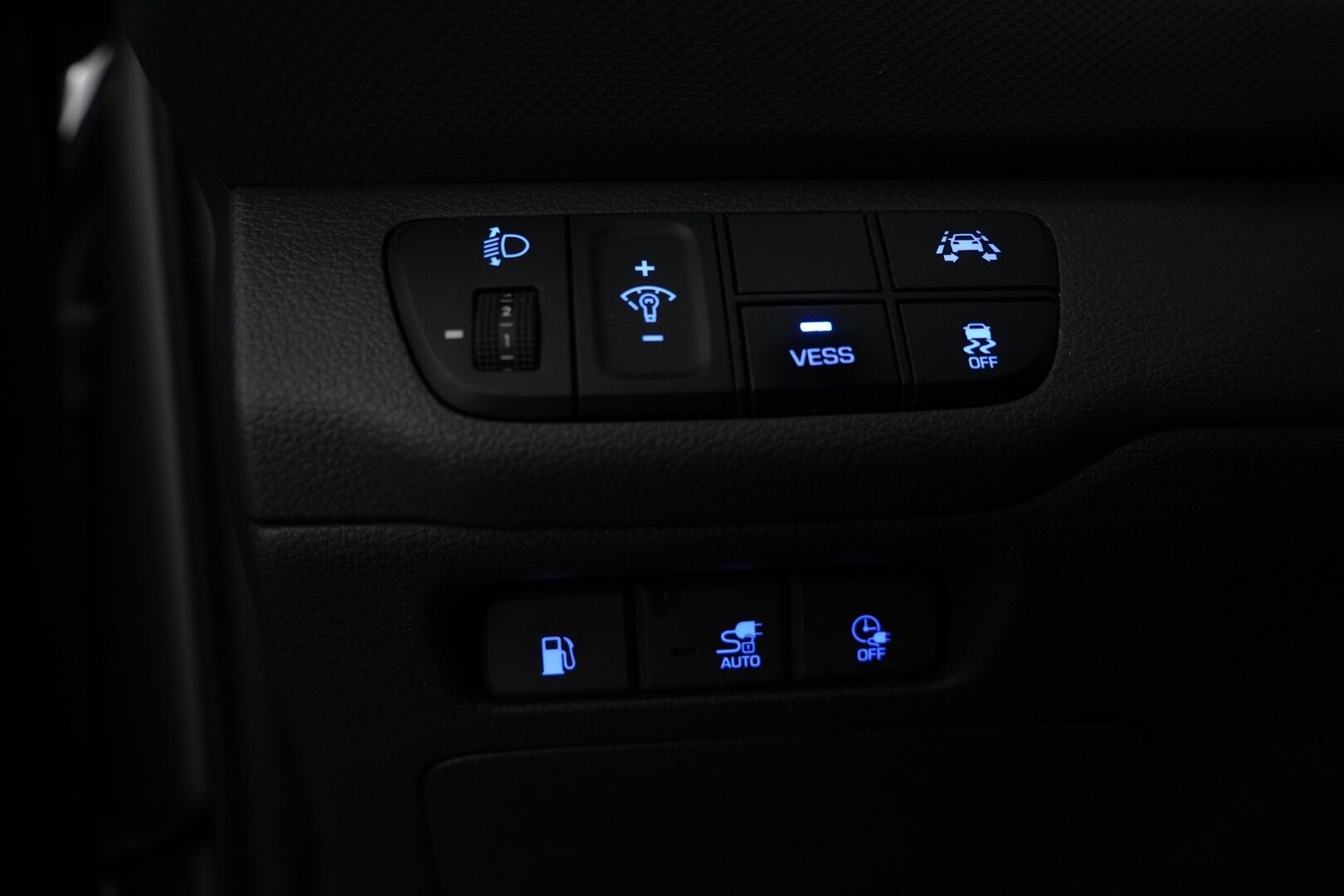 HYUNDAI IONIQ PLUG-IN 2018 DCT Comfort - Adapt.Vakkari / Navigointijärjestelmä / Infinity / P-kamera