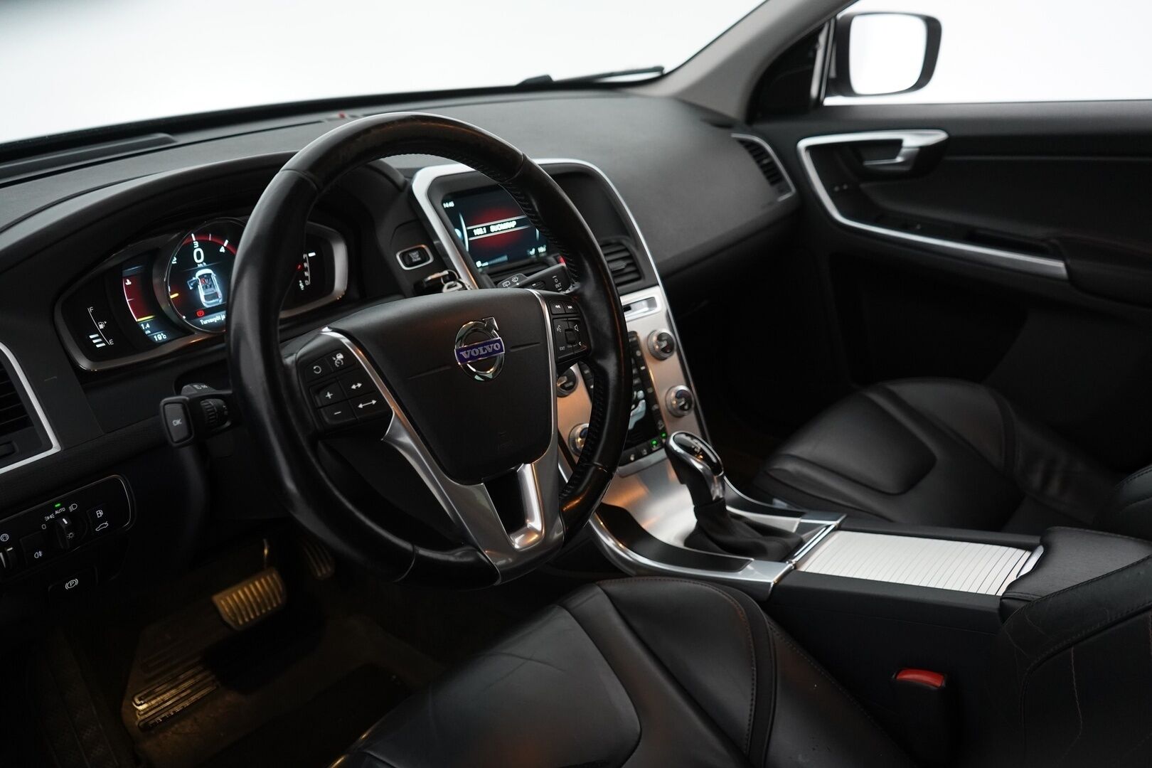 Volvo XC60 2015 D4 AWD Ocean Race aut - | Adapt. vakkari | Koukku | Webasto | Nahkasisusta | Navi | Panorama |