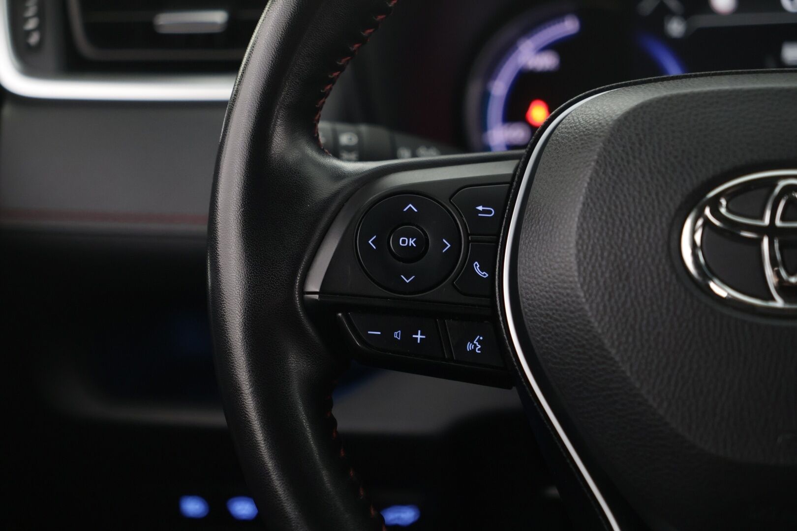 Toyota RAV4 2021 Hybrid 2,5 AWD-i Style Premium - *Ilmastoidut nahat / Muistipenkki / JBL / HUD / 360 kamera / ACC / Lane assist / Koukku*