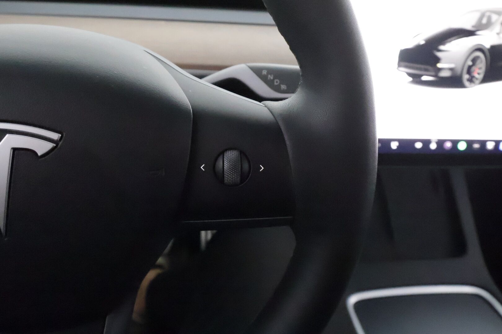 Tesla Model Y 2022 Performance **Lasikatto / Lämpöpumppu / Adapt.Vakkari / Matrix-LED / P.Kamera / Muistipenkki / Premium Audio / Navi** - 3,99 % KORKOTARJOUS TÄHÄN AUTOON 31.8. ASTI! - Kahdet renkaat / Ryzen