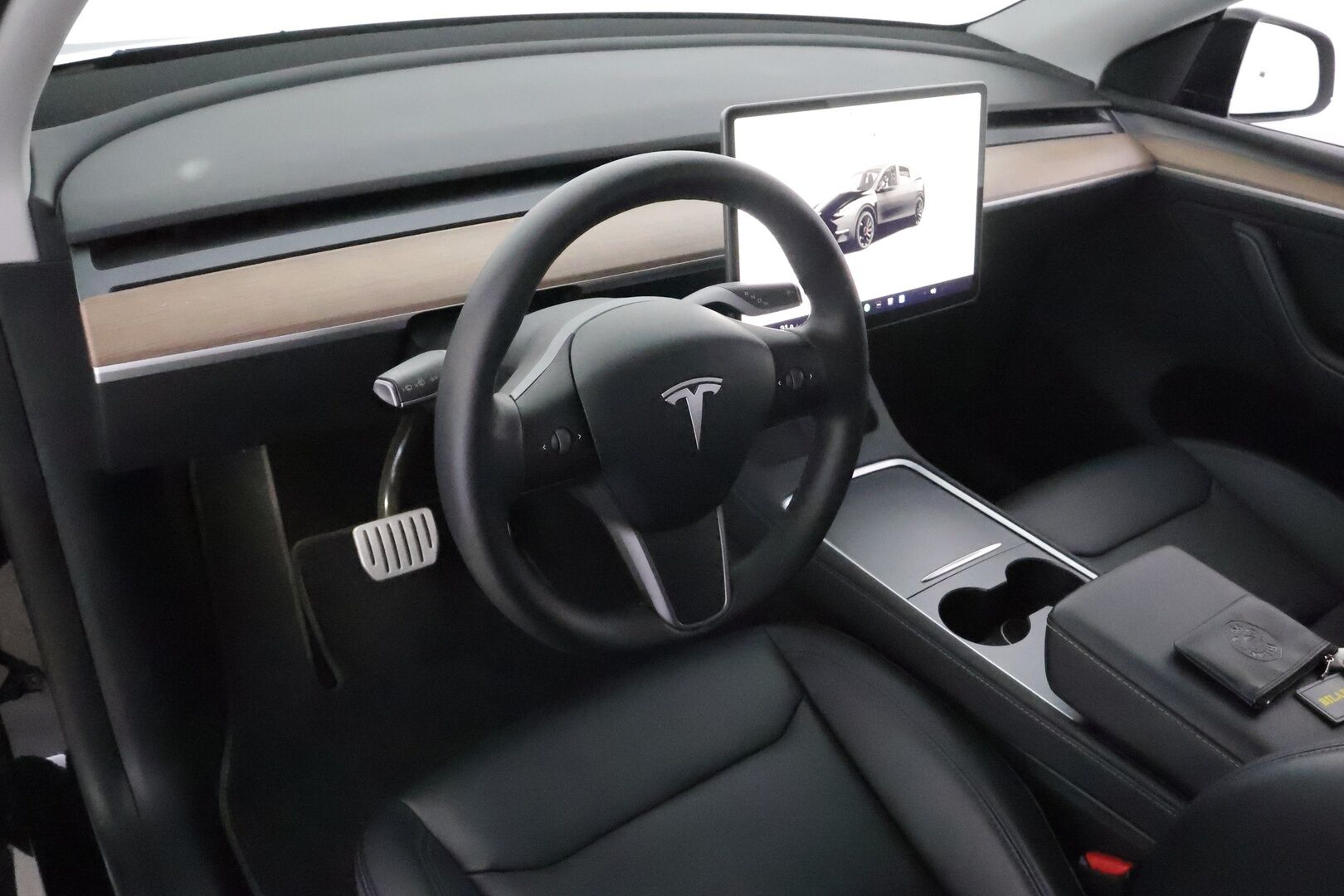 Tesla Model Y 2022 Performance **Lasikatto / Lämpöpumppu / Adapt.Vakkari / Matrix-LED / P.Kamera / Muistipenkki / Premium Audio / Navi** - 3,99 % KORKOTARJOUS TÄHÄN AUTOON 31.8. ASTI! - Kahdet renkaat / Ryzen