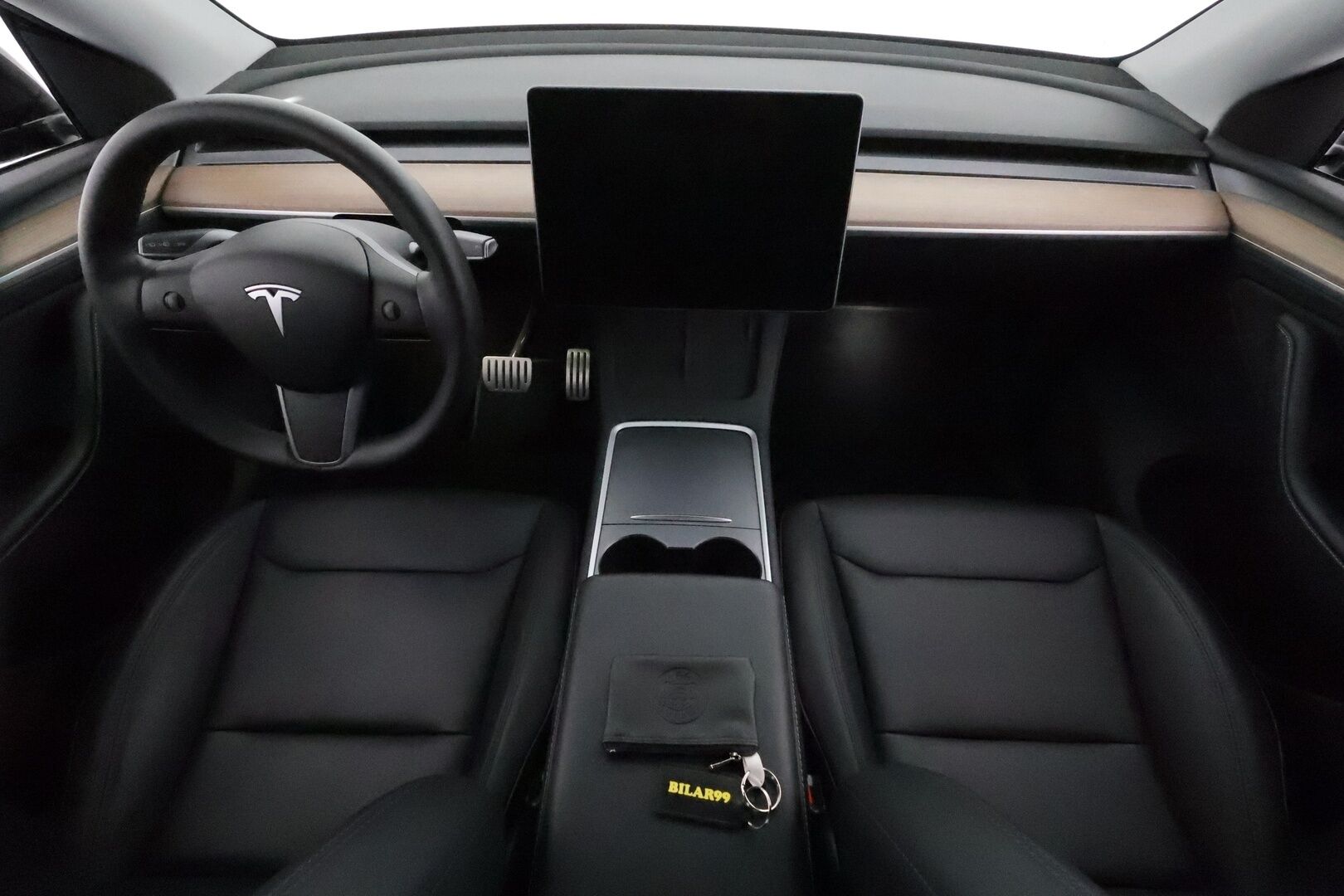 Tesla Model Y 2022 Performance **Lasikatto / Lämpöpumppu / Adapt.Vakkari / Matrix-LED / P.Kamera / Muistipenkki / Premium Audio / Navi** - 3,99 % KORKOTARJOUS TÄHÄN AUTOON 31.8. ASTI! - Kahdet renkaat / Ryzen