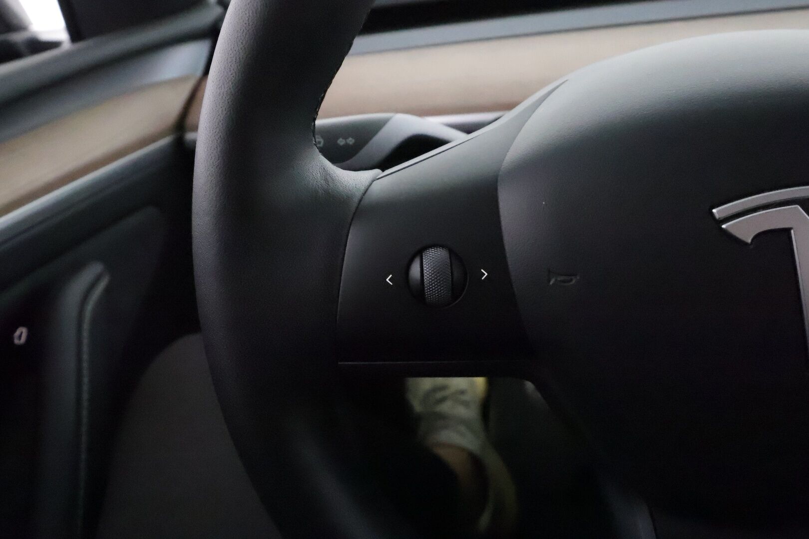 Tesla Model Y 2022 Performance **Lasikatto / Lämpöpumppu / Adapt.Vakkari / Matrix-LED / P.Kamera / Muistipenkki / Premium Audio / Navi** - 3,99 % KORKOTARJOUS TÄHÄN AUTOON 31.8. ASTI! - Kahdet renkaat / Ryzen