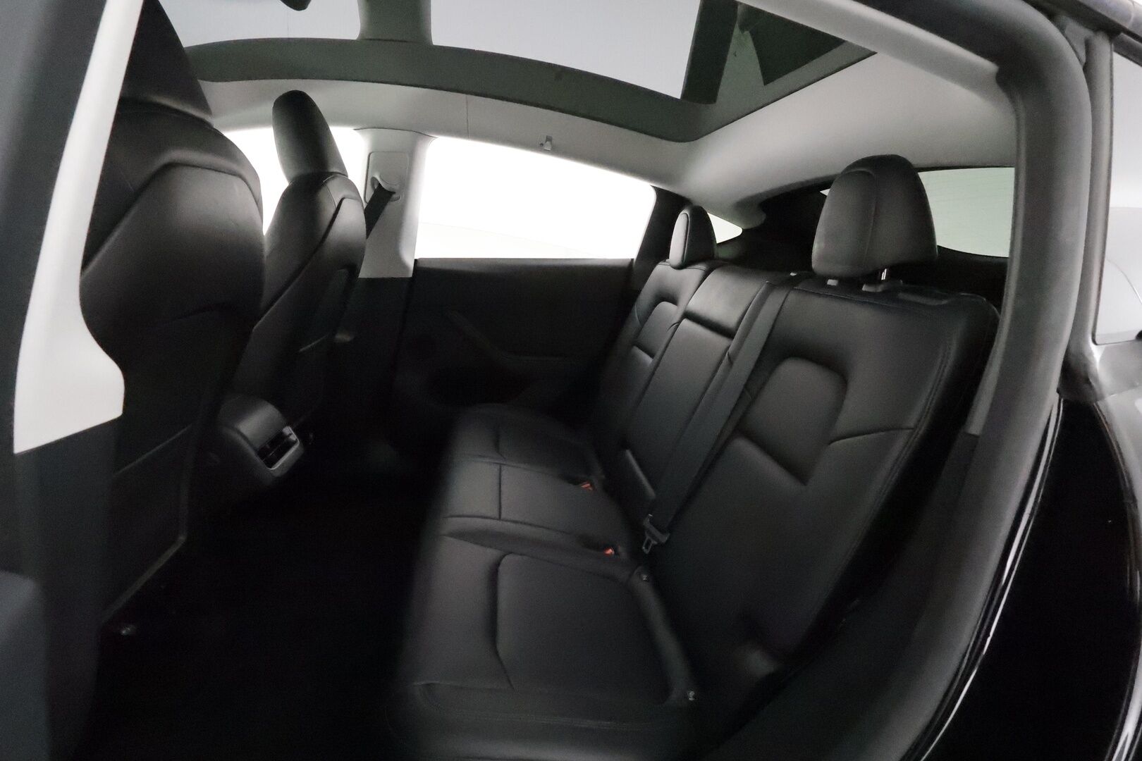 Tesla Model Y 2022 Performance **Lasikatto / Lämpöpumppu / Adapt.Vakkari / Matrix-LED / P.Kamera / Muistipenkki / Premium Audio / Navi** - 3,99 % KORKOTARJOUS TÄHÄN AUTOON 31.8. ASTI! - Kahdet renkaat / Ryzen