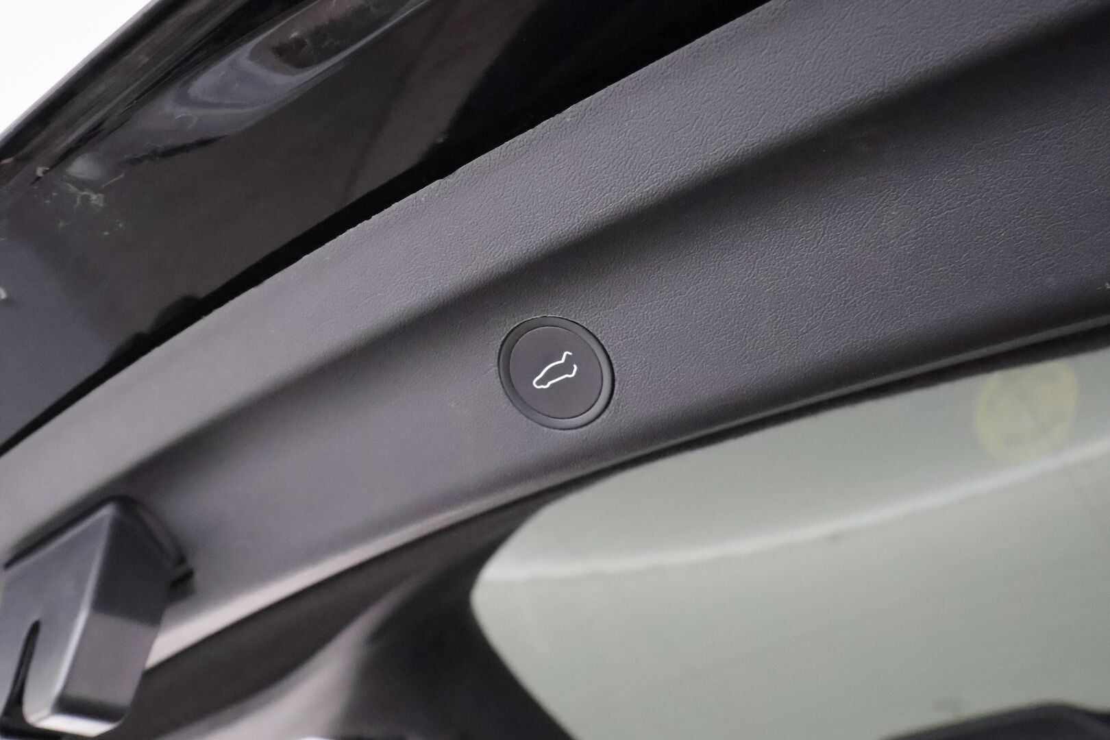 Tesla Model Y 2022 Performance **Lasikatto / Lämpöpumppu / Adapt.Vakkari / Matrix-LED / P.Kamera / Muistipenkki / Premium Audio / Navi** - 3,99 % KORKOTARJOUS TÄHÄN AUTOON 31.8. ASTI! - Kahdet renkaat / Ryzen