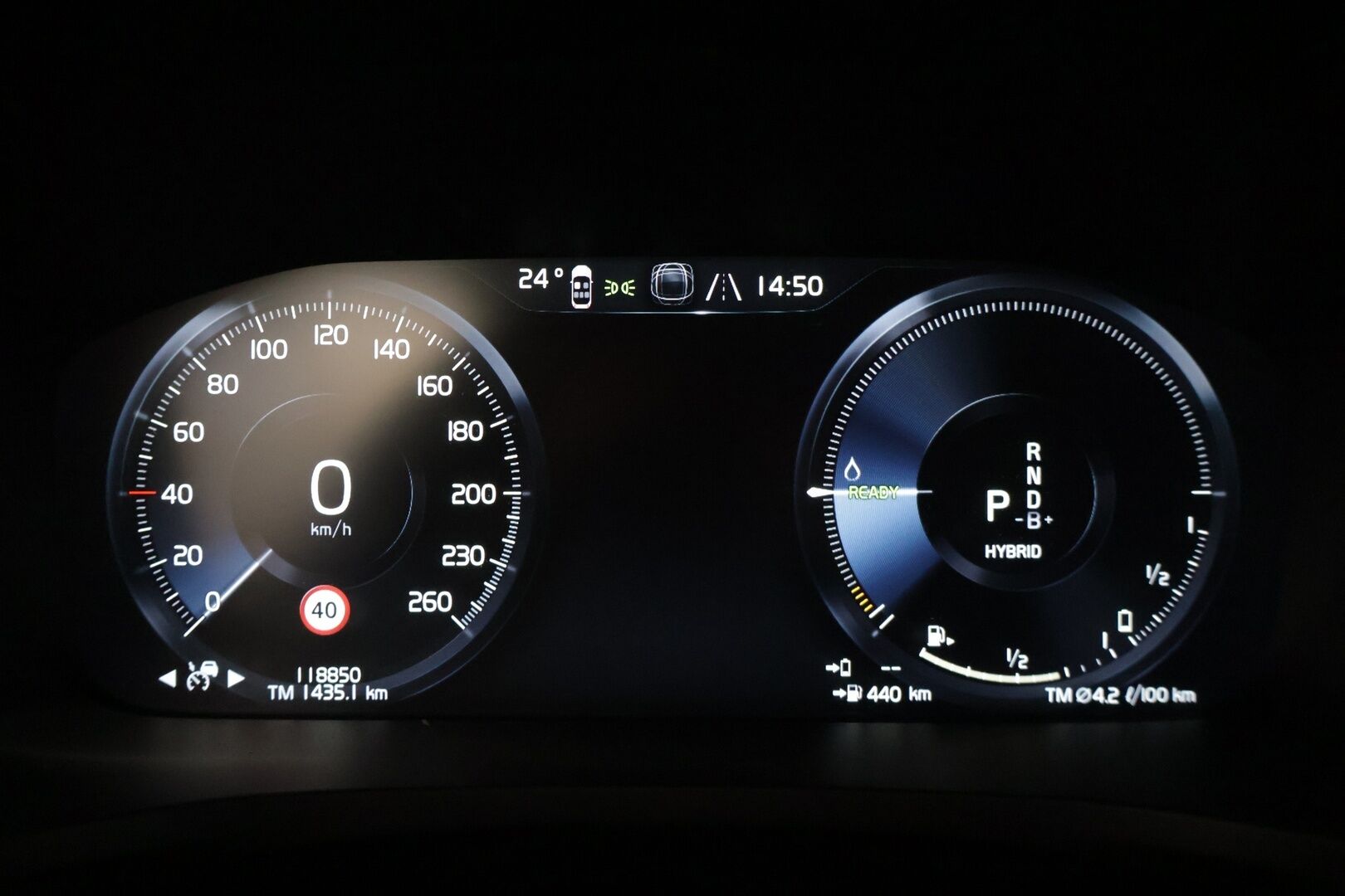 Volvo V60 2022 T6 AWD Long Range Plus Dark aut - KATSO VARUSTEET | ACC | R-Design sisä- ja ulkopaketti | Koukku | P.kamera | Ratinlämmitin | Sähk. Luukku | 
