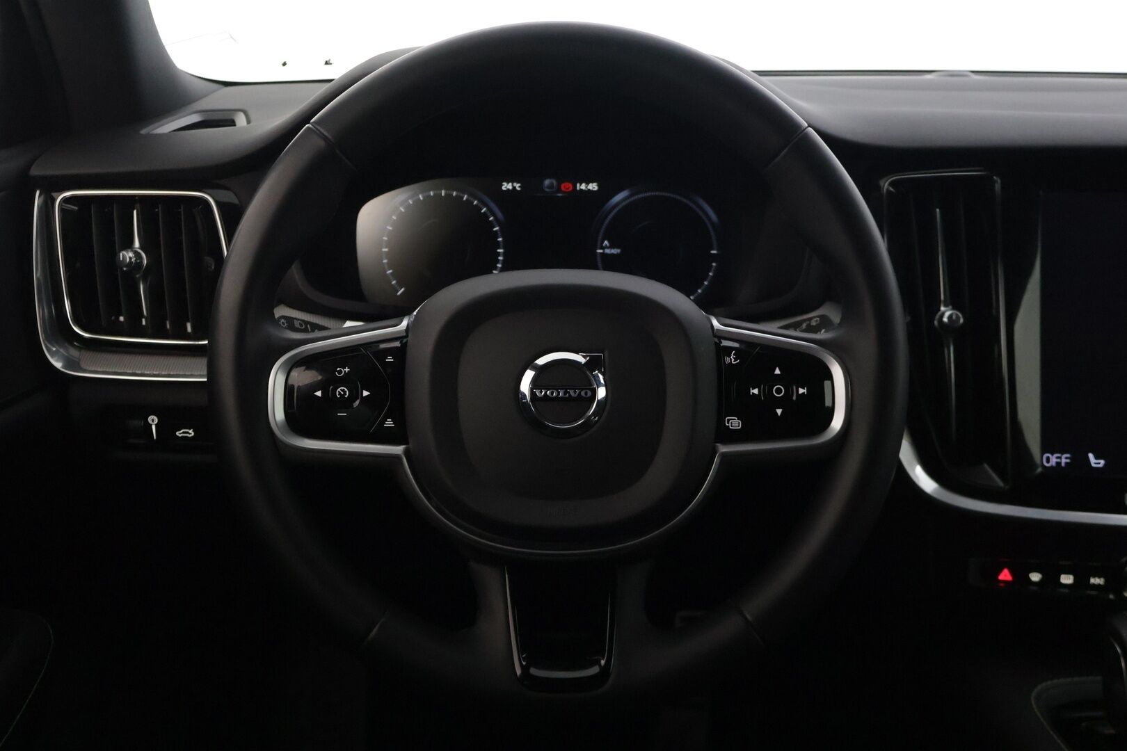 Volvo V60 2022 T6 AWD Long Range Plus Dark aut - KATSO VARUSTEET | ACC | R-Design sisä- ja ulkopaketti | Koukku | P.kamera | Ratinlämmitin | Sähk. Luukku | 