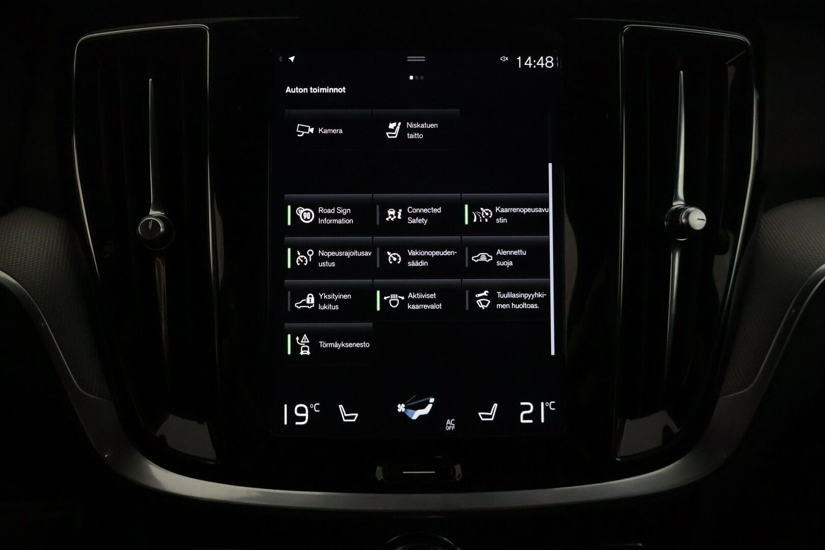 Volvo V60 2022 T6 AWD Long Range Plus Dark aut - KATSO VARUSTEET | ACC | R-Design sisä- ja ulkopaketti | Koukku | P.kamera | Ratinlämmitin | Sähk. Luukku | 
