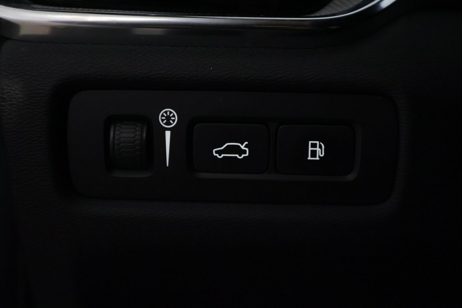 Volvo V60 2022 T6 AWD Long Range Plus Dark aut - KATSO VARUSTEET | ACC | R-Design sisä- ja ulkopaketti | Koukku | P.kamera | Ratinlämmitin | Sähk. Luukku | 